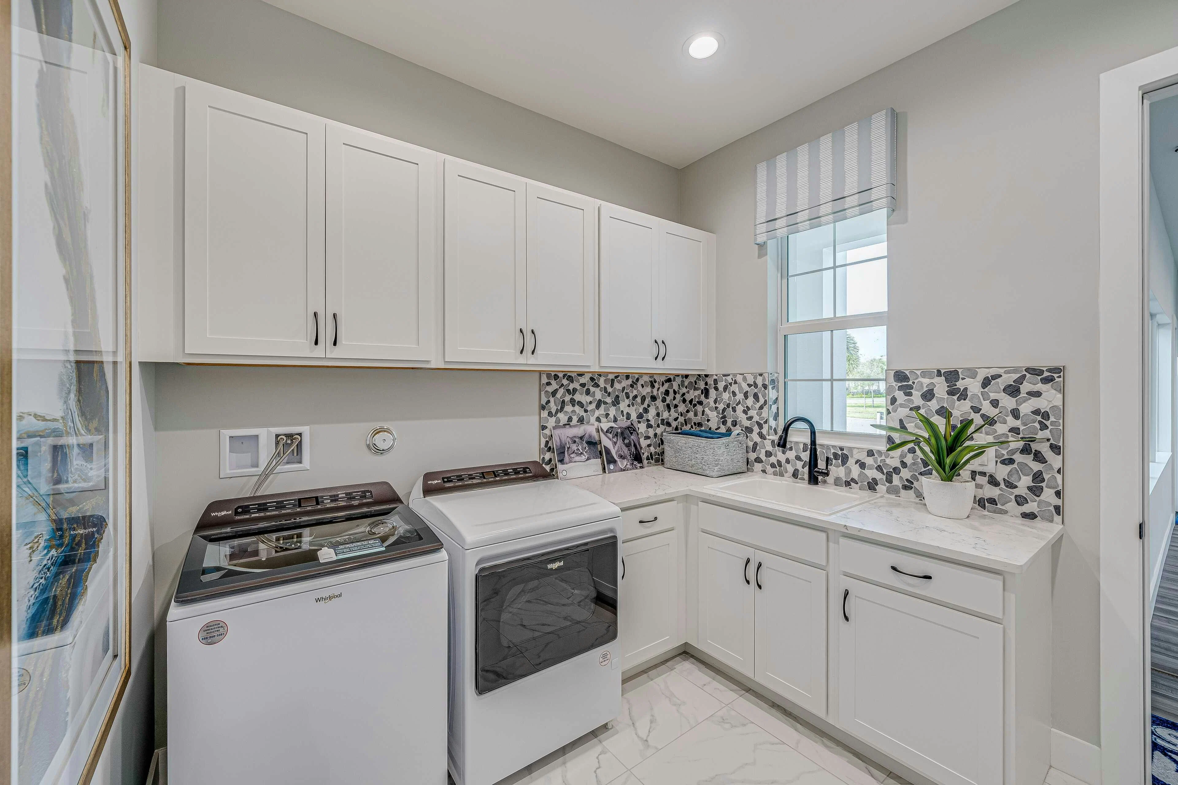 Strand Sand Dollar Grande Laundry Room