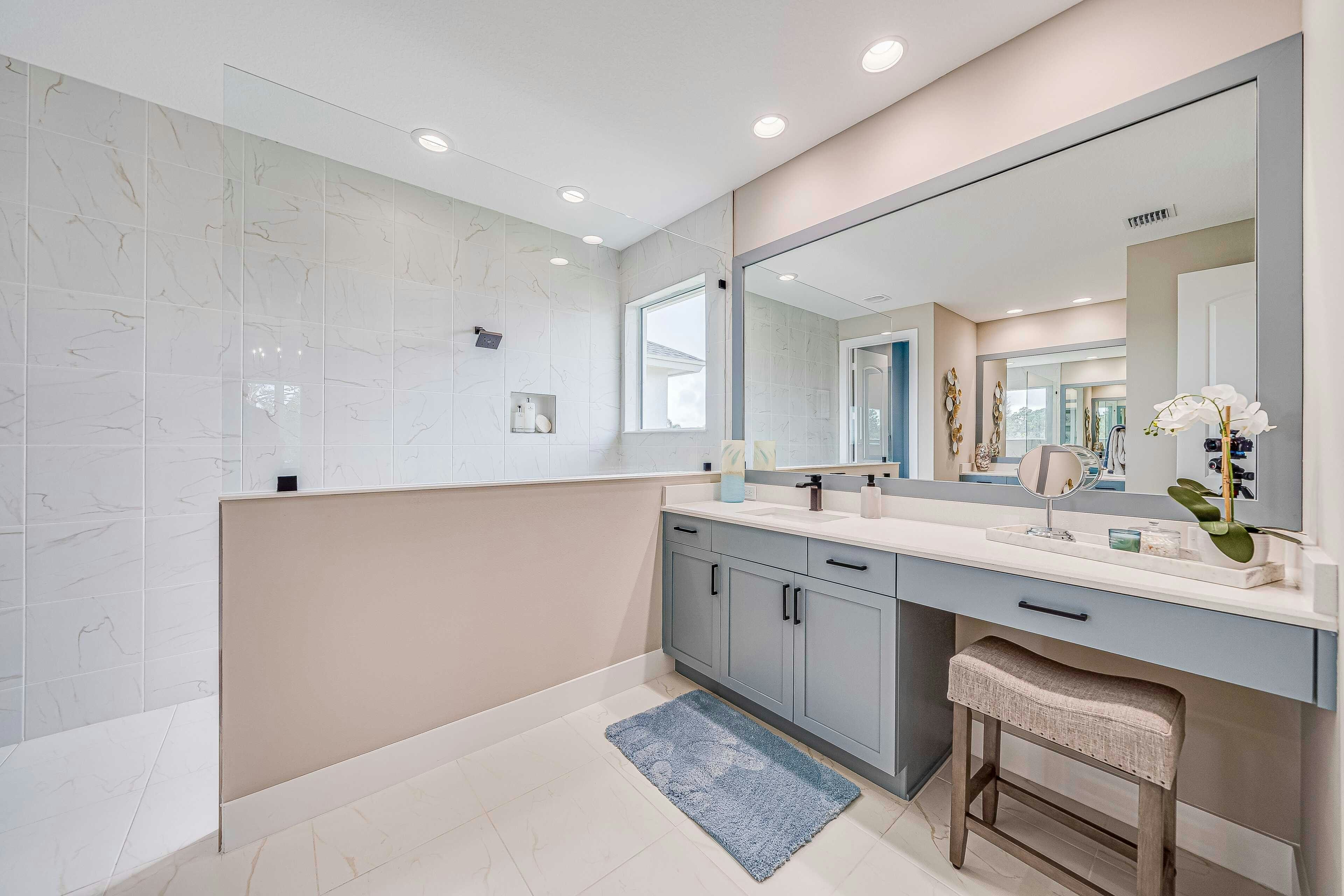 Master Bath | Aurora 25