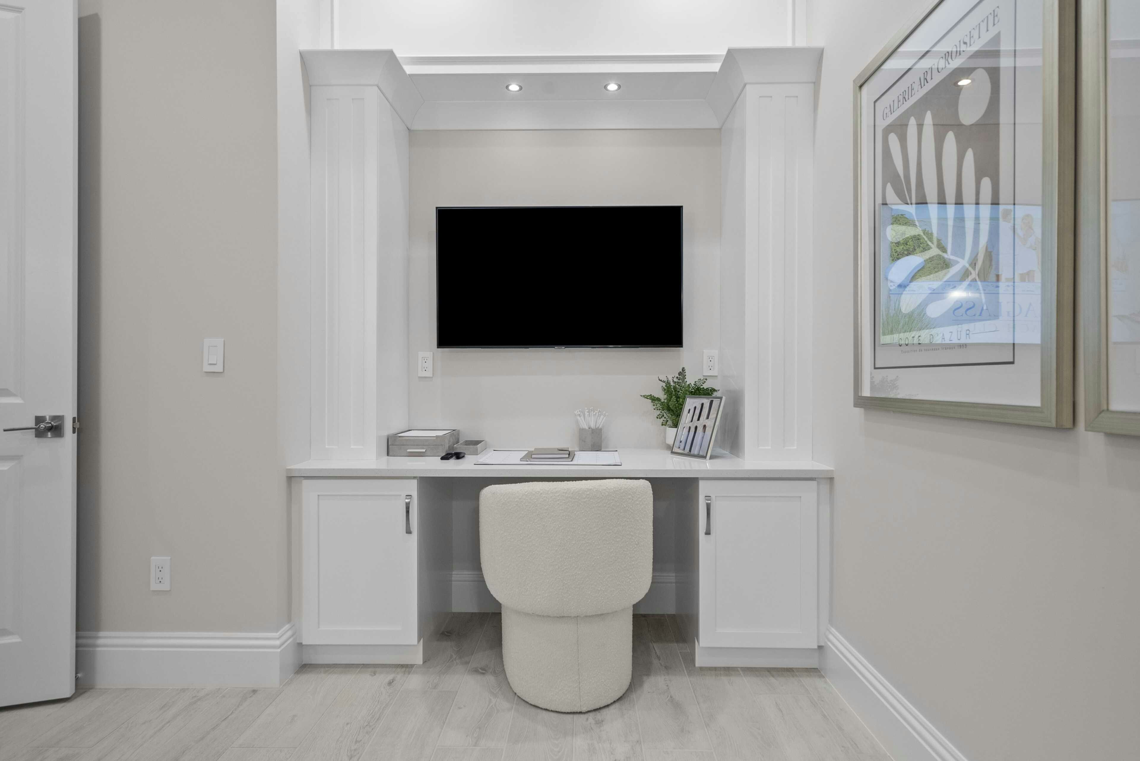 Den | Seabreeze Grande