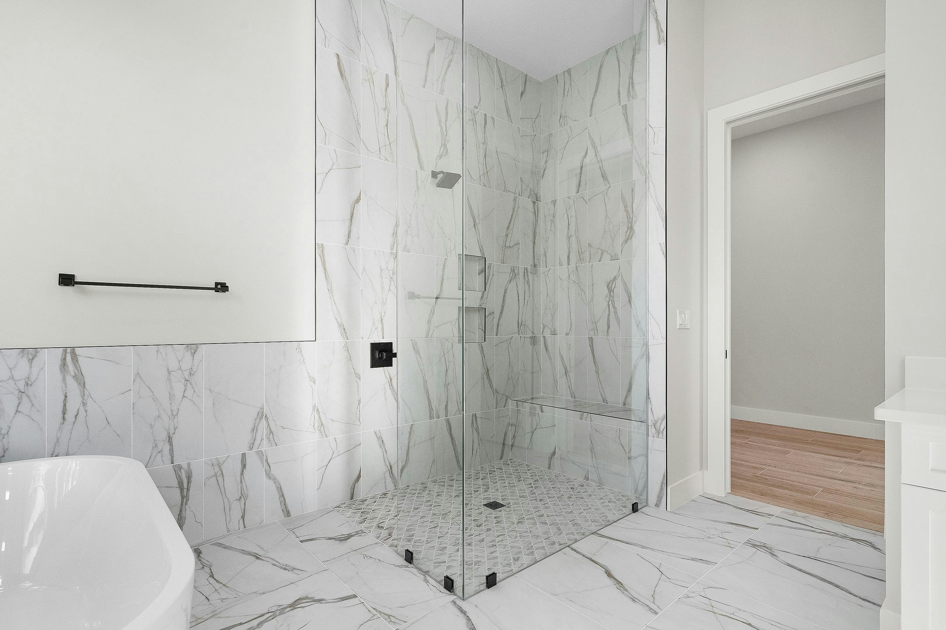 Master Bath | 110 SE Via Verona