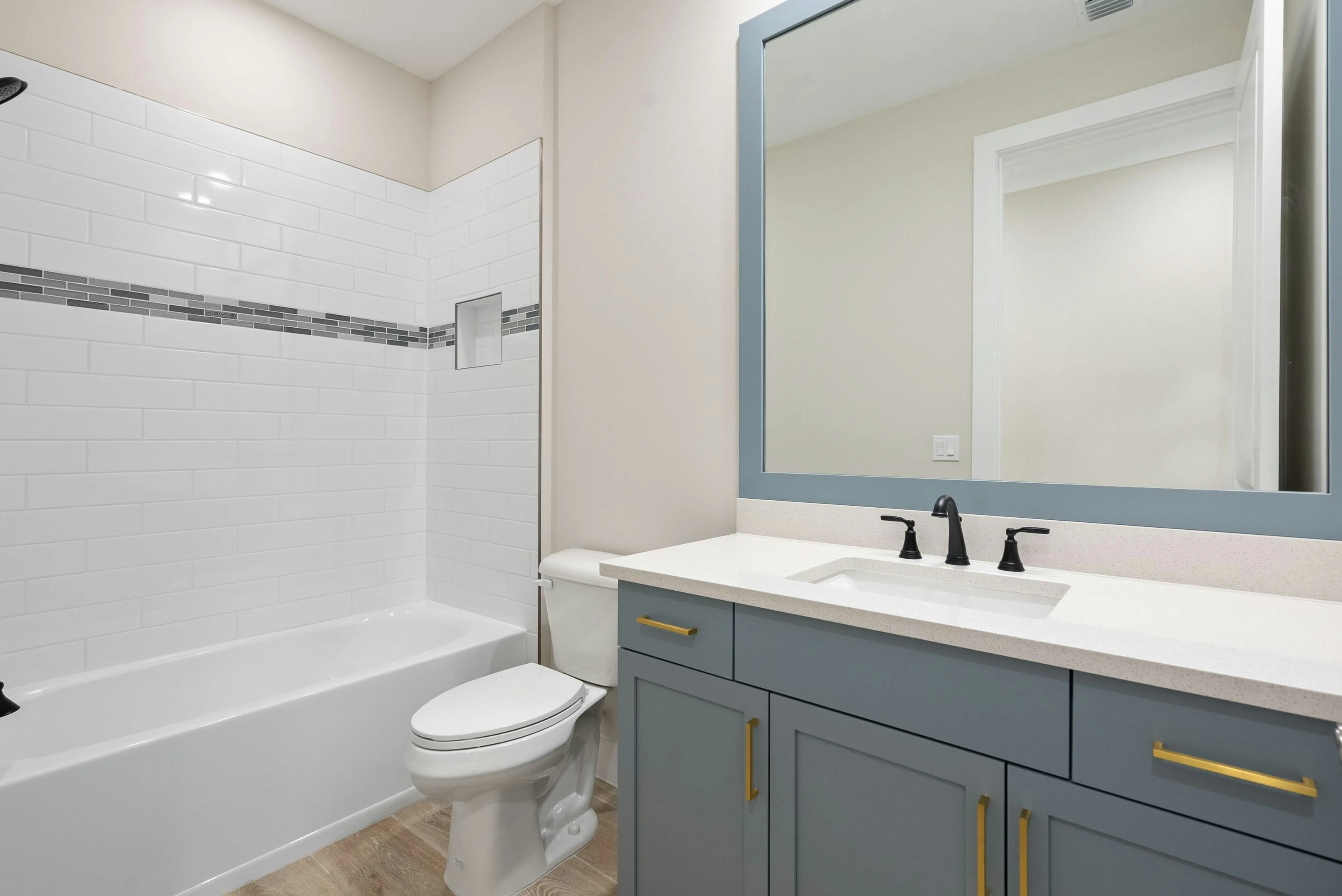 Bath 3 | 1770 Arawak Street