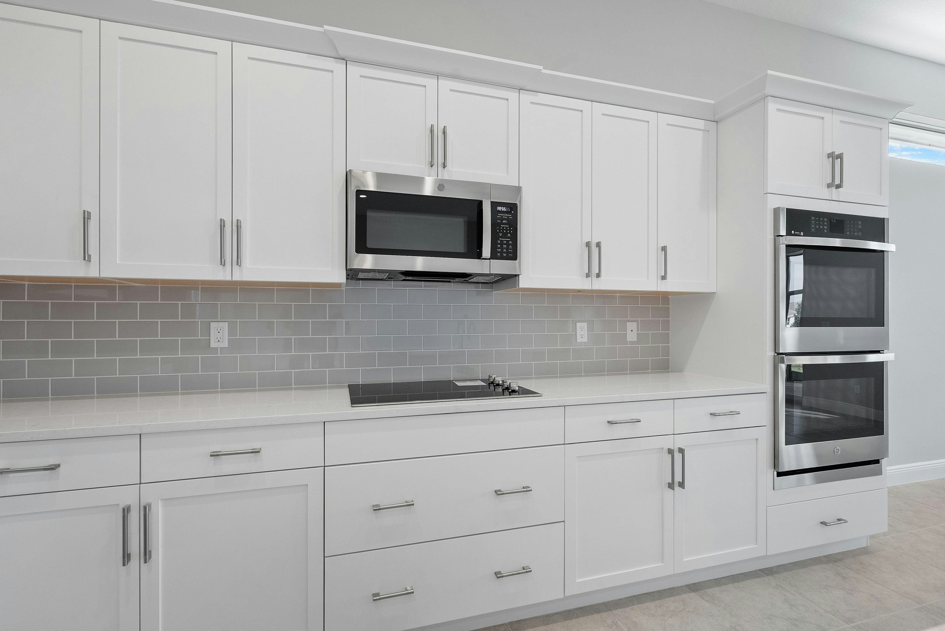 Kitchen Cook Wall | 12398 SW Sunrise Lake Terrace