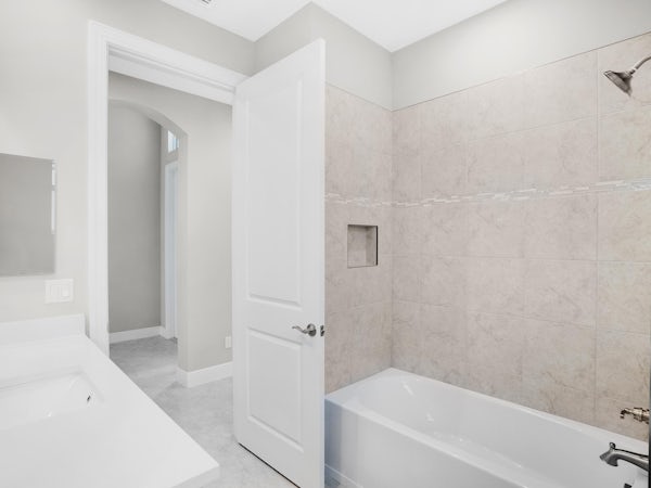 Secondary Bath | 12446 SW Sunrise Lake Terrace Secondary Bath | 12446 SW Sunrise Lake Terrace