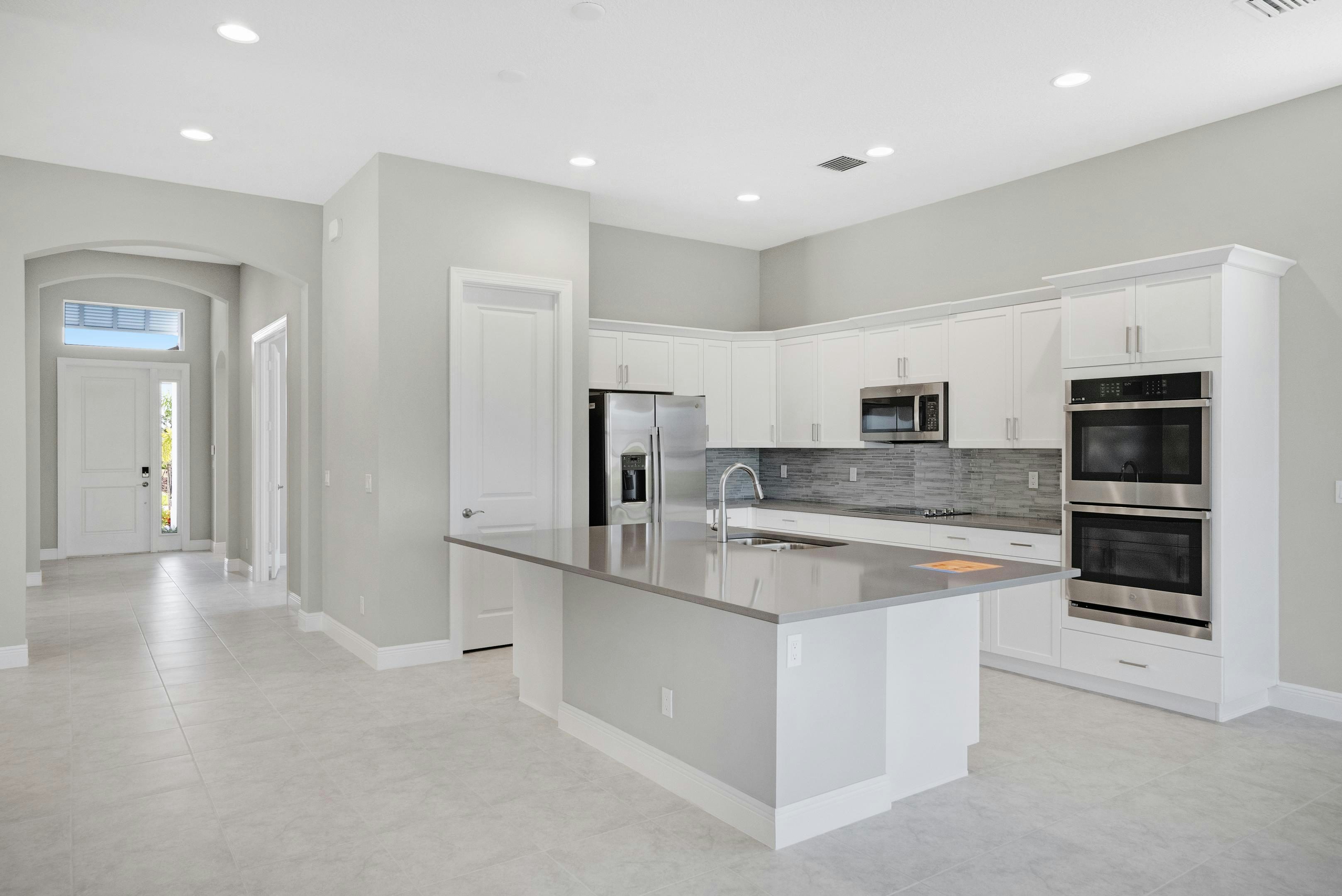 Kitchen | 12446 SW Sunrise Lake Terrace