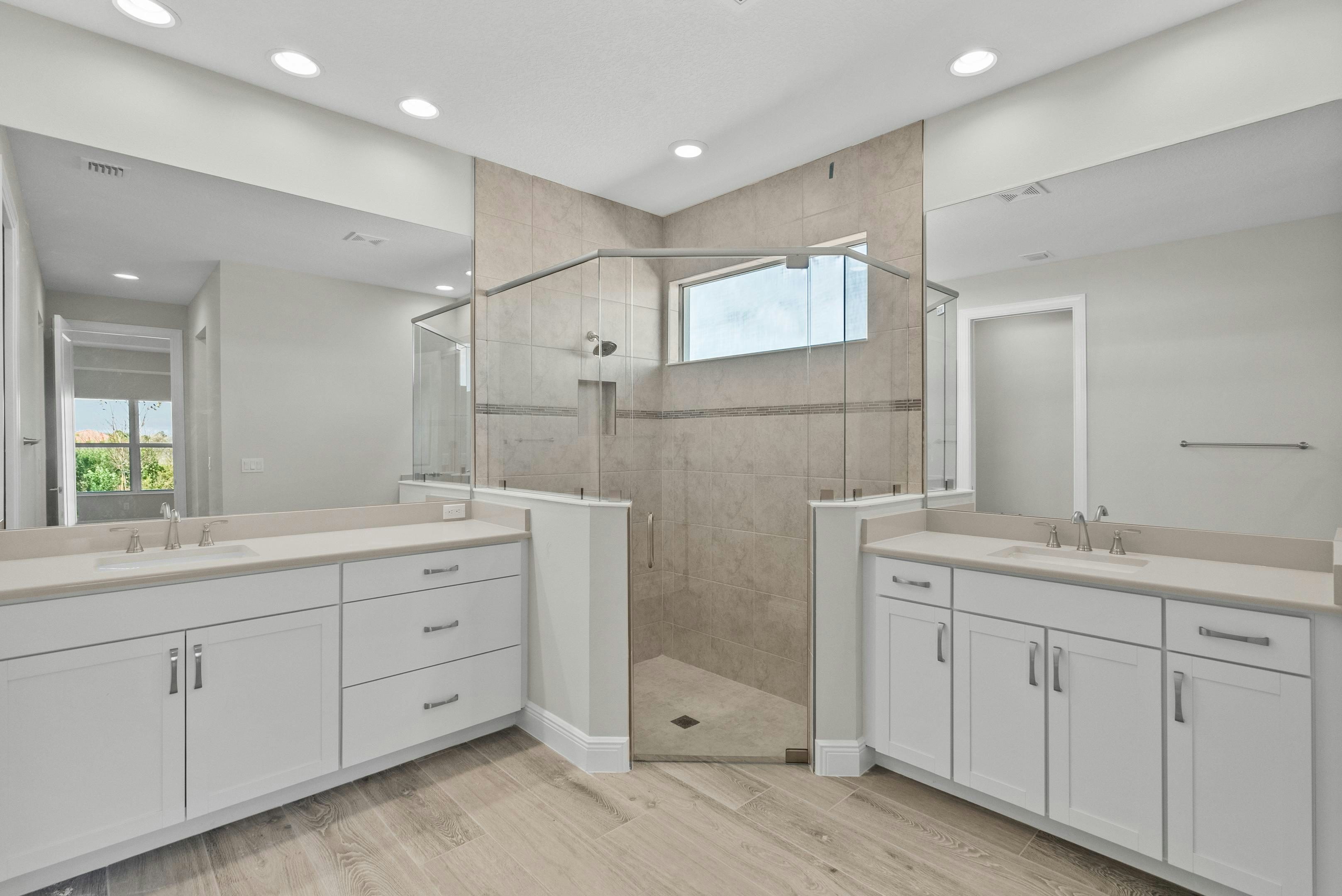 Master Bath | 12501 SW Sunrise Lake Terrace