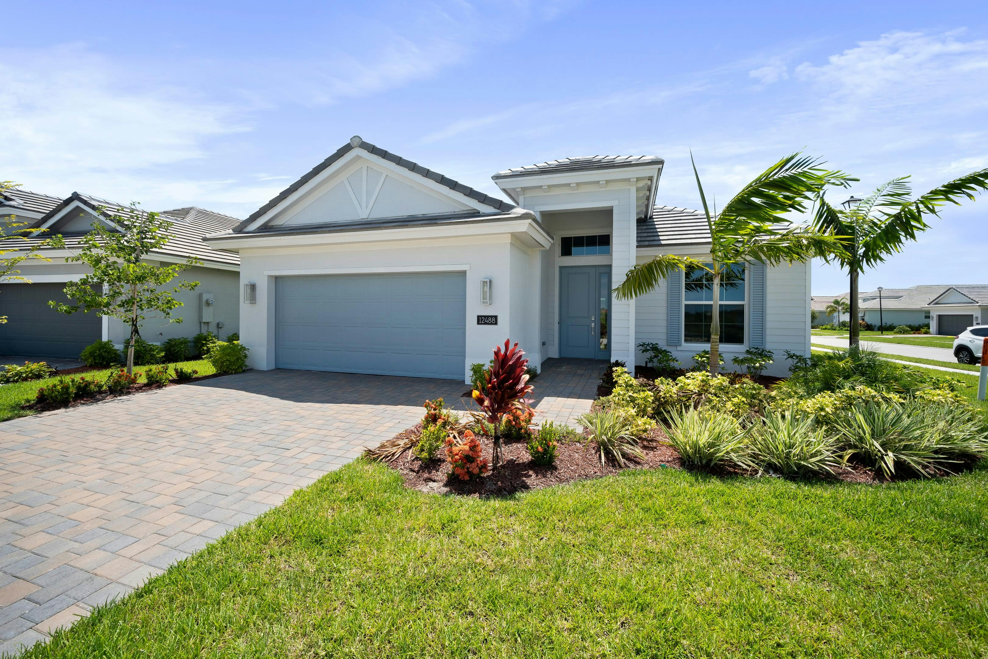 Front Elevation | Lucida Duet