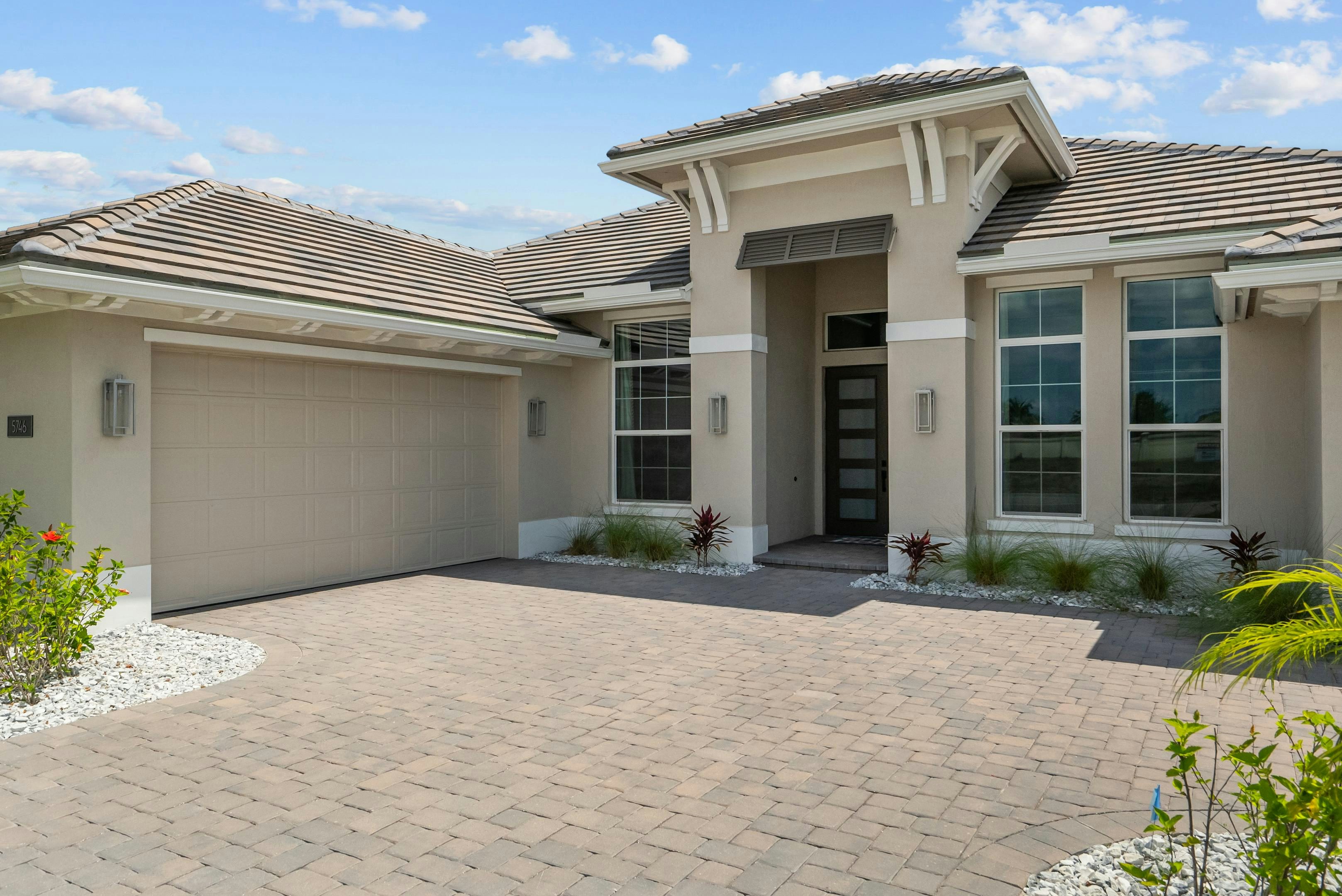 Front Elevation | Tavvo Model