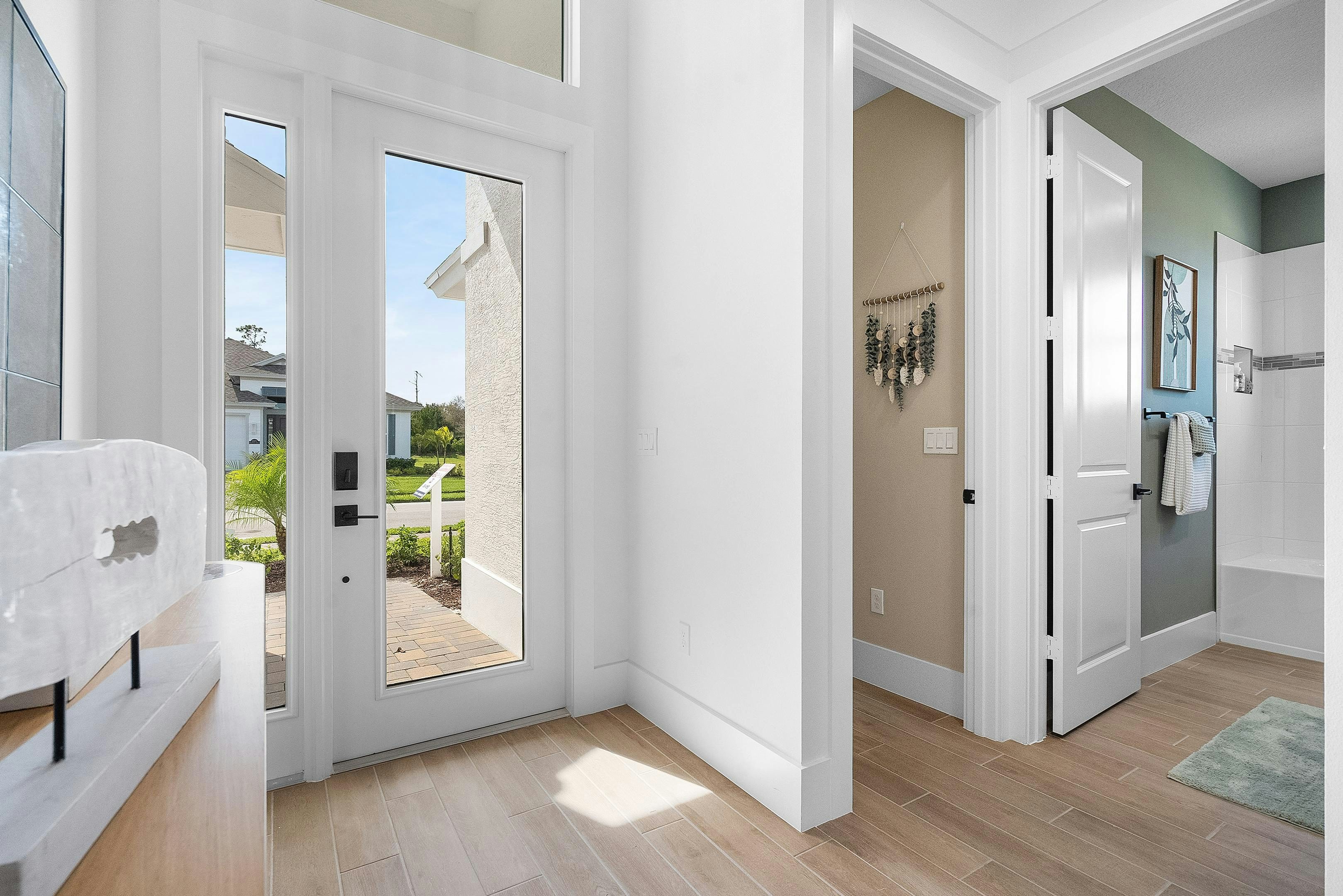 Foyer | Seraphina 23