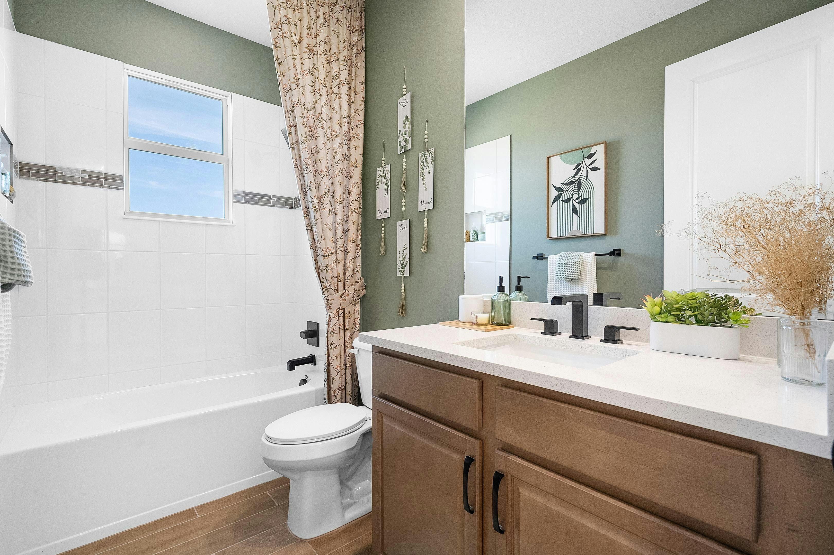 Secondary Bath | Seraphina 23