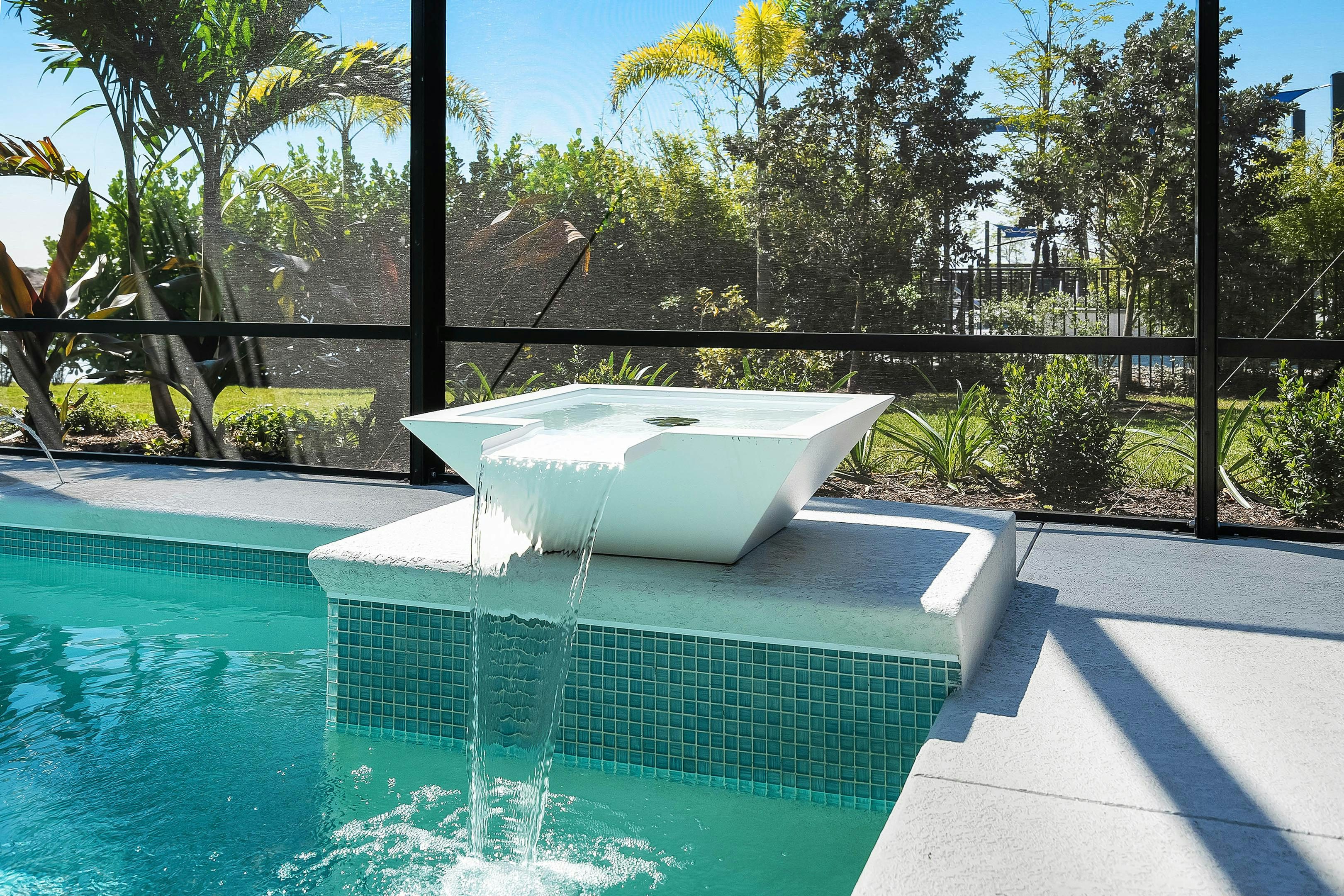 Pool Detail | Iris Grande