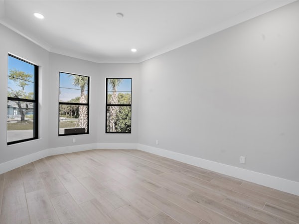 Bed 2 | 1920 Frosted Turquoise Way Bed 2 | 1920 Frosted Turquoise Way