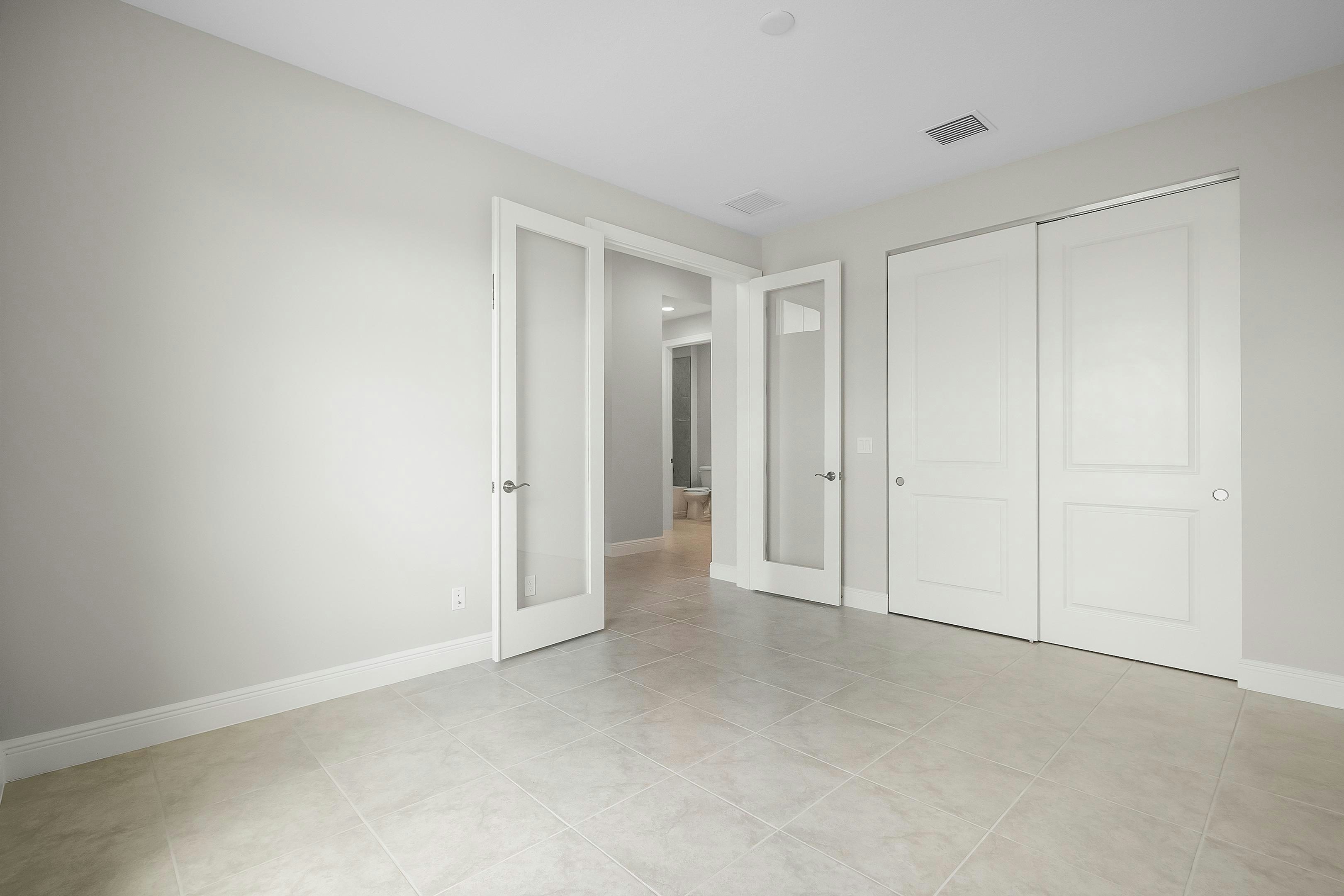 Den | 12507 SW Sunrise Lake Terrace