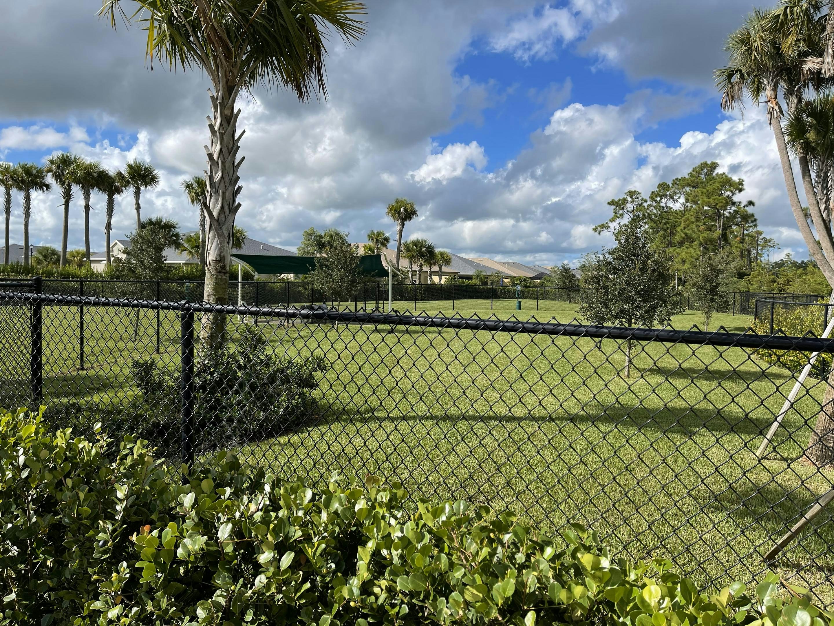 Fenced Dog Park | Lake Park Clubhouse
