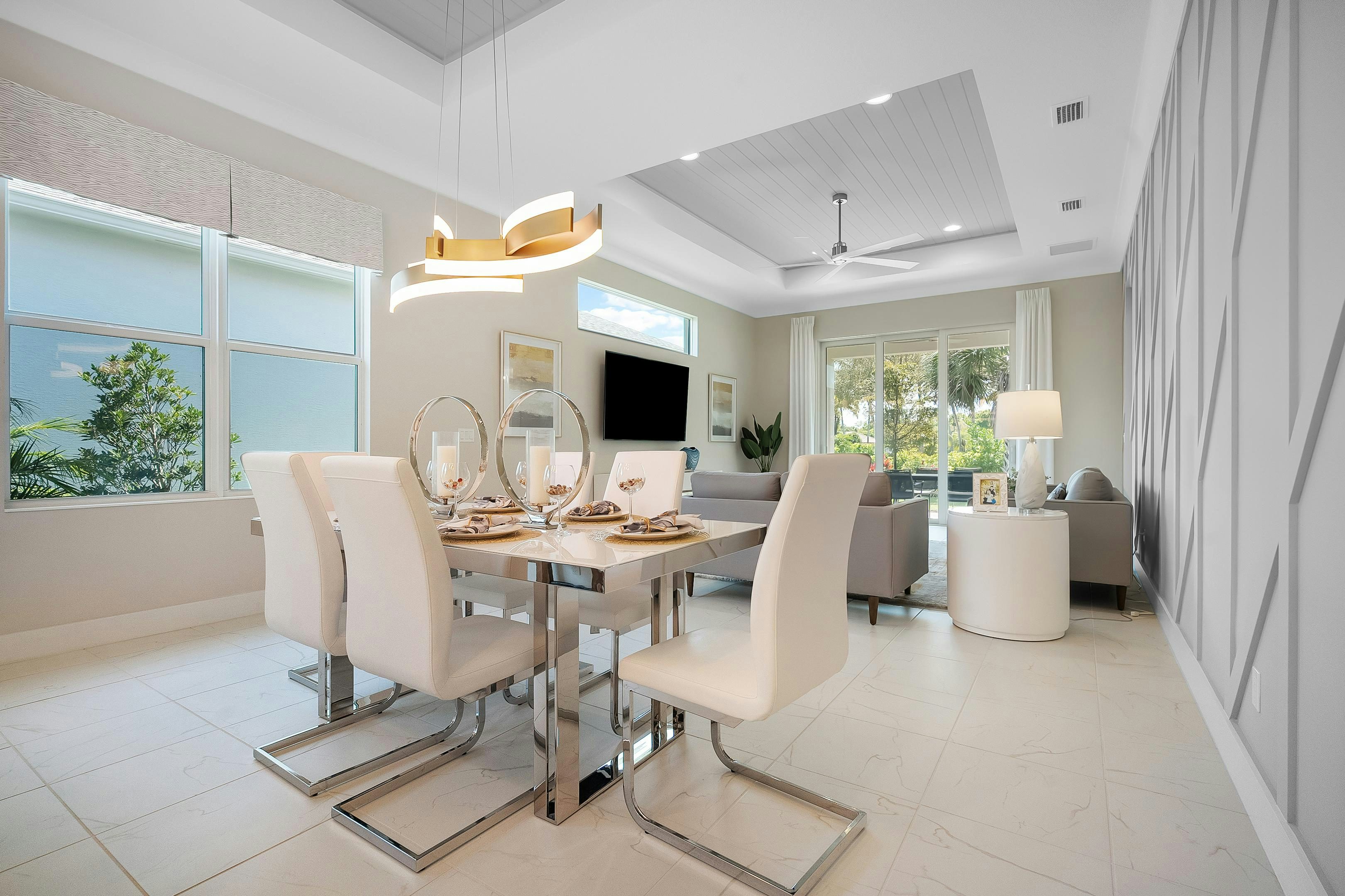 Dining to Kitchen | Mirador