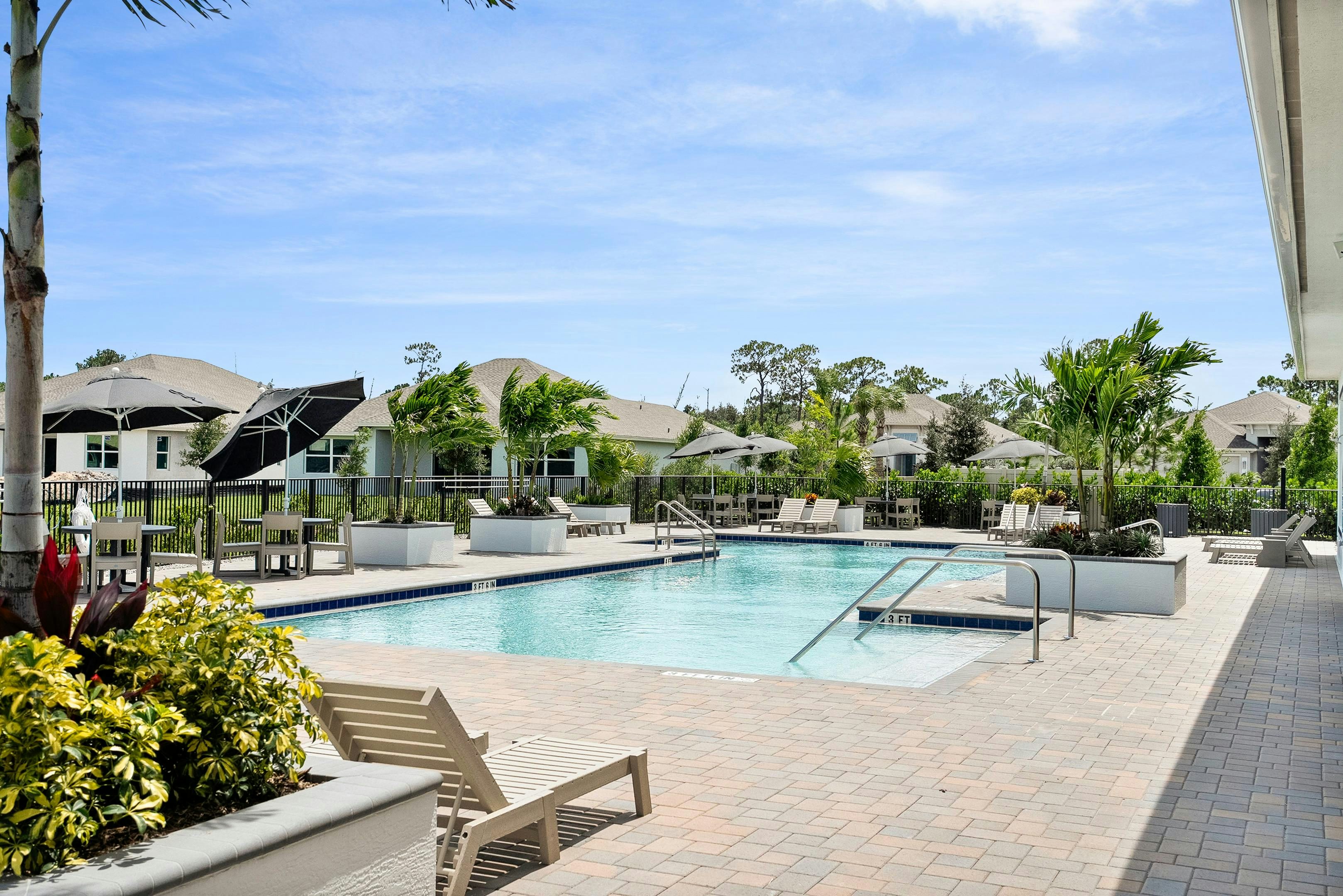 Pool & Pool Deck | High Pointe Clubhouse