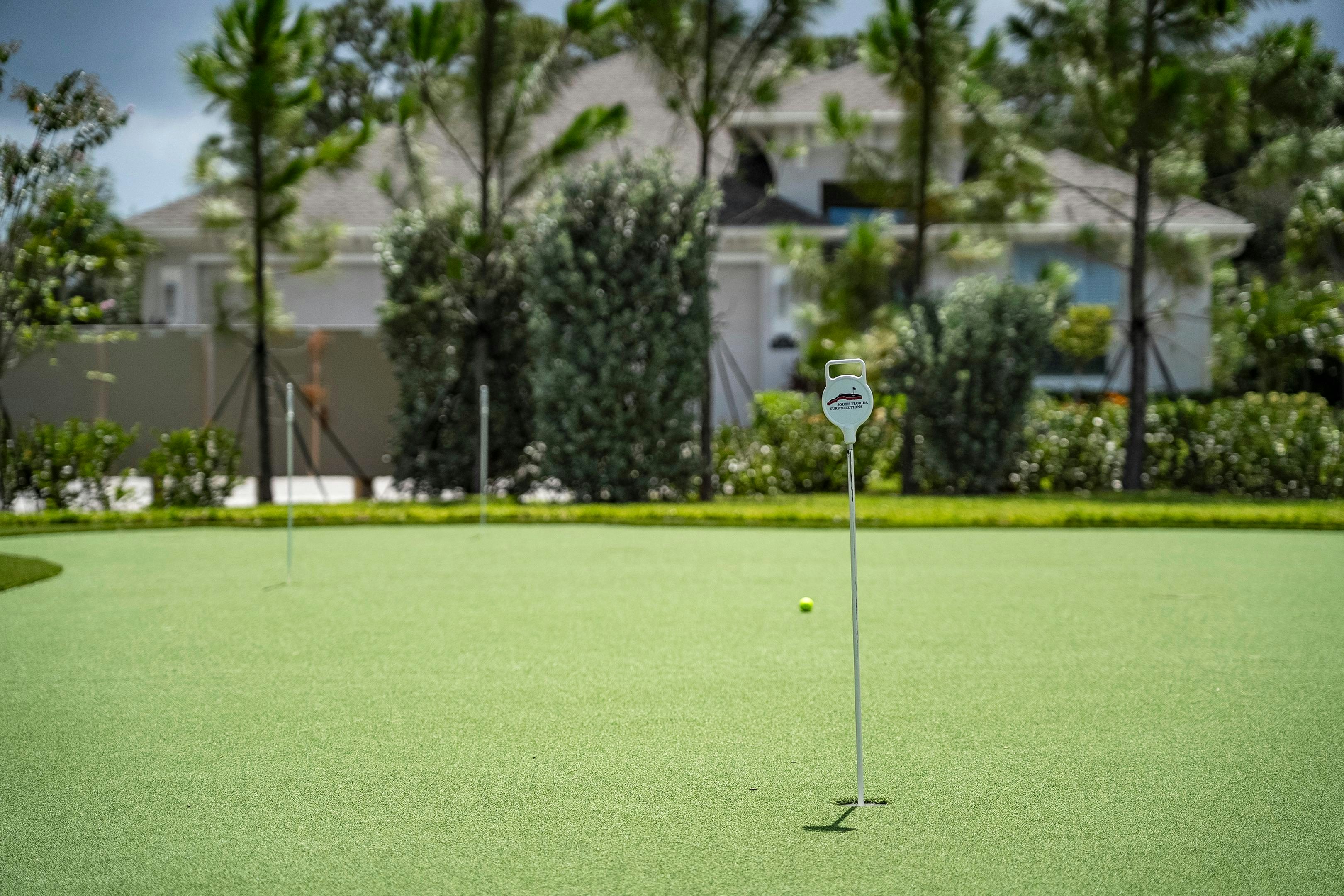 Putting Green | High Pointe Clubhouse