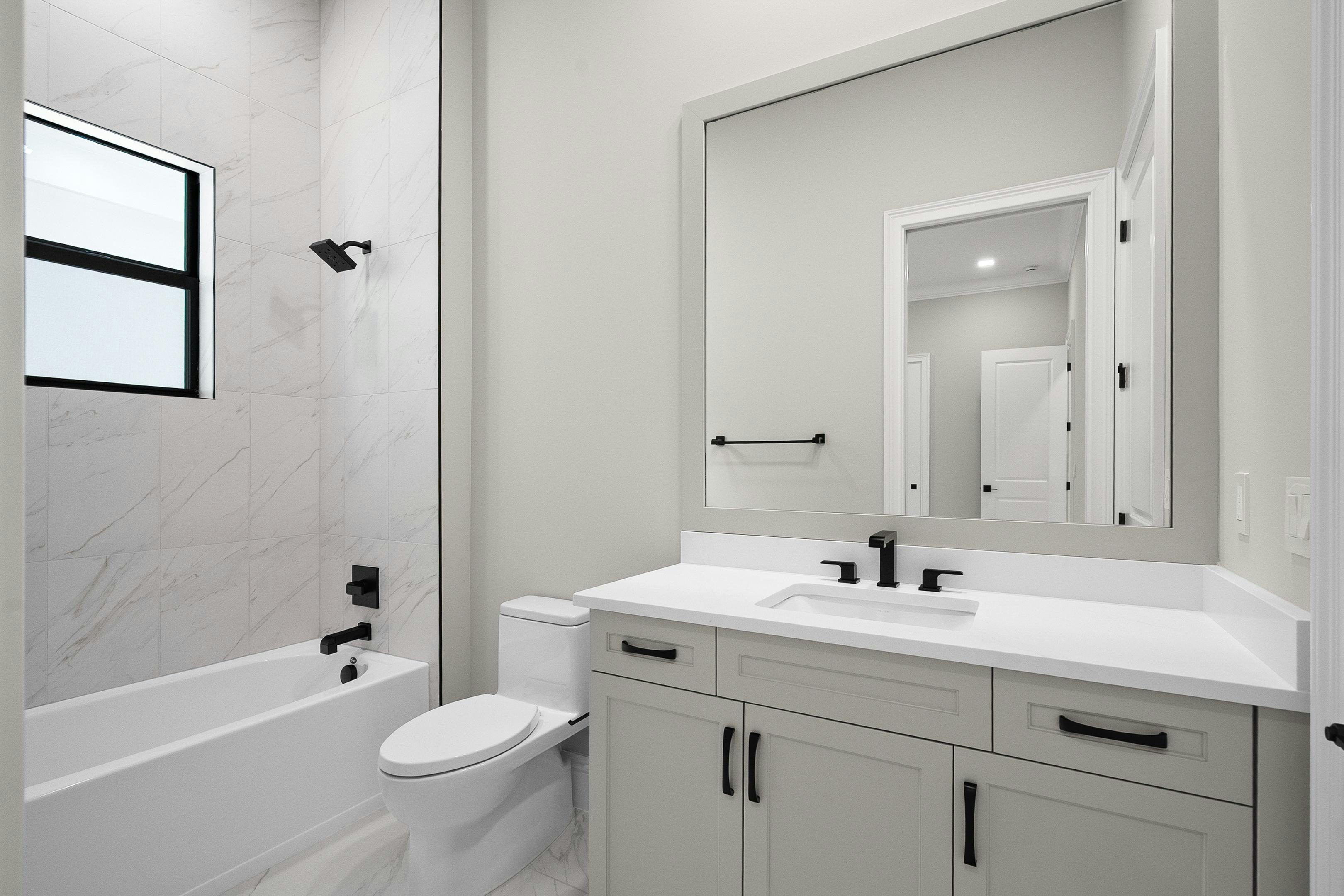 Bath 3 | 107 SE Via Verona | Stella