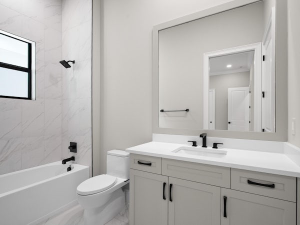 Bath 3 | 107 SE Via Verona | Stella Bath 3 | 107 SE Via Verona | Stella