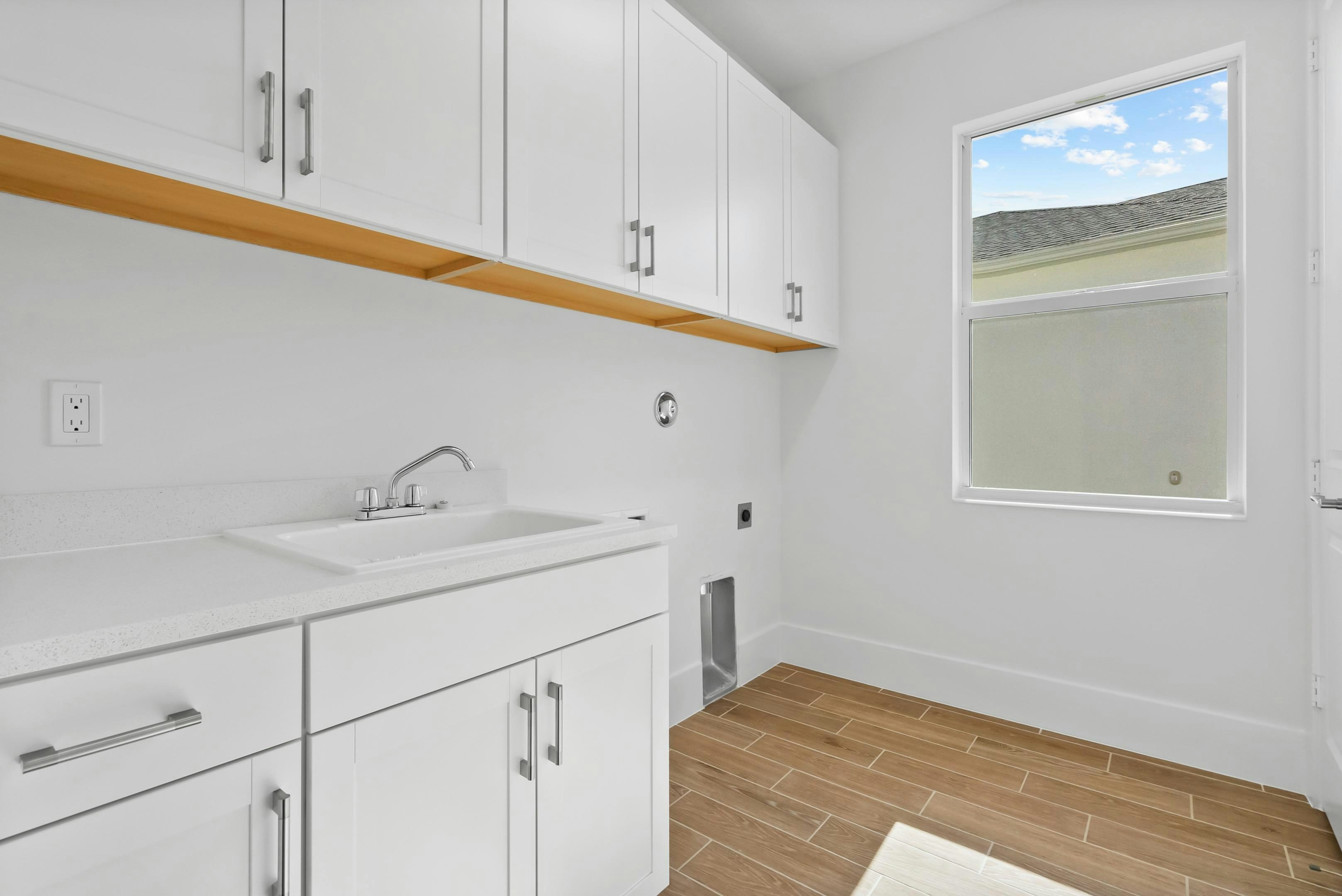 Laundry Room | 2144 Falls Manor