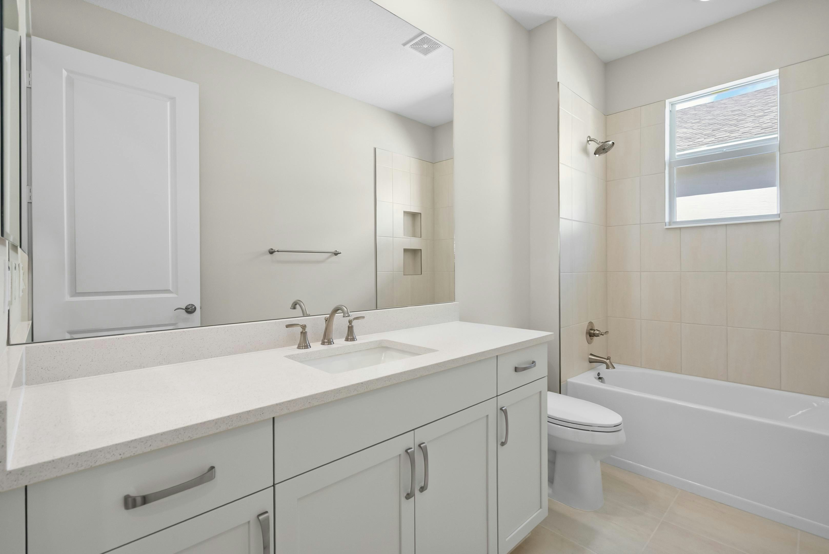 Bath 2 | 2147 Falls Manor