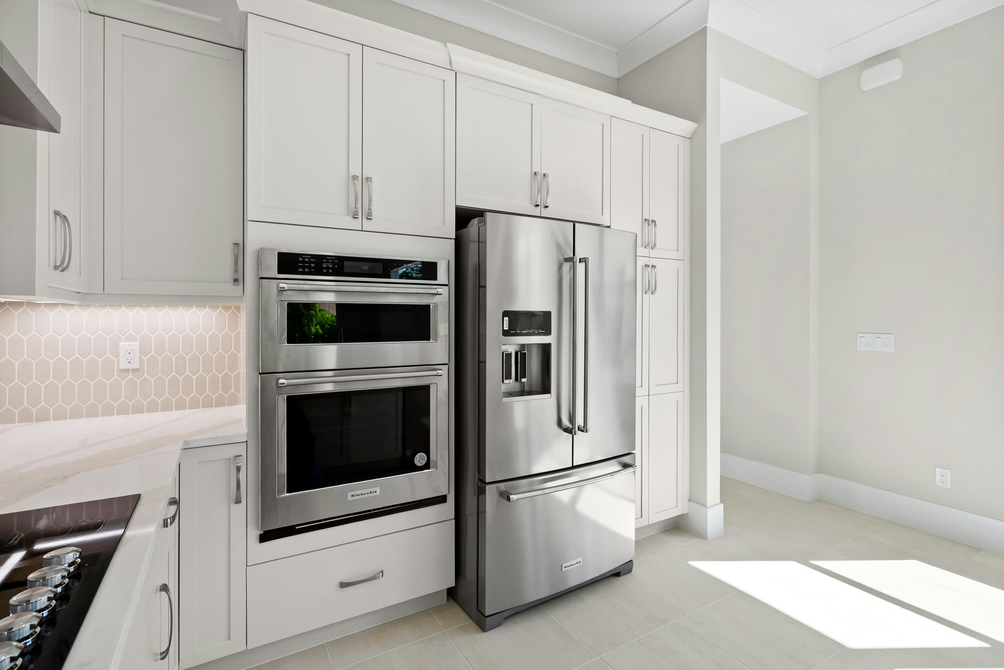 Kitchen | 2147 Falls Manor