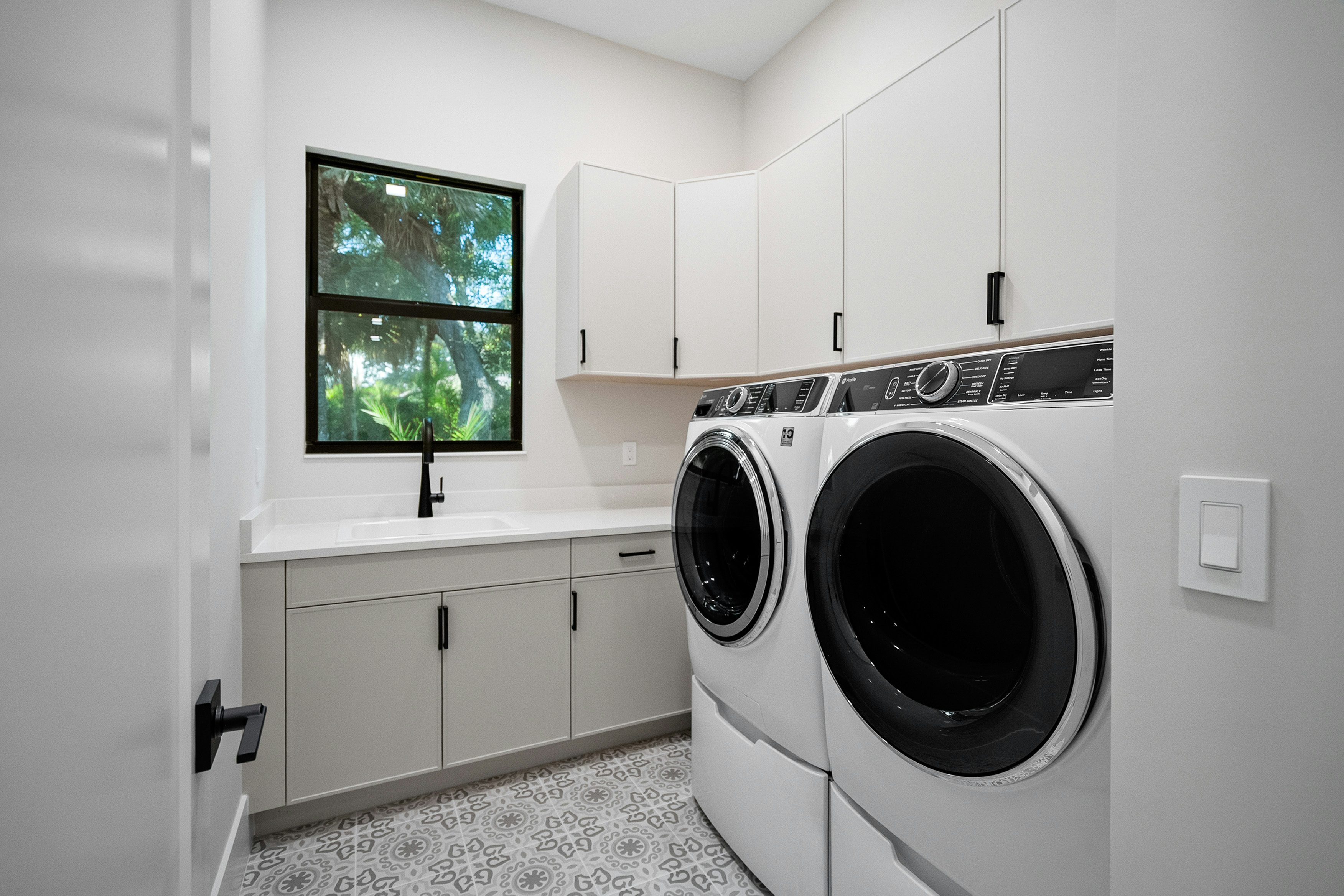 Laundry Room | 9193 Seaglass Ct