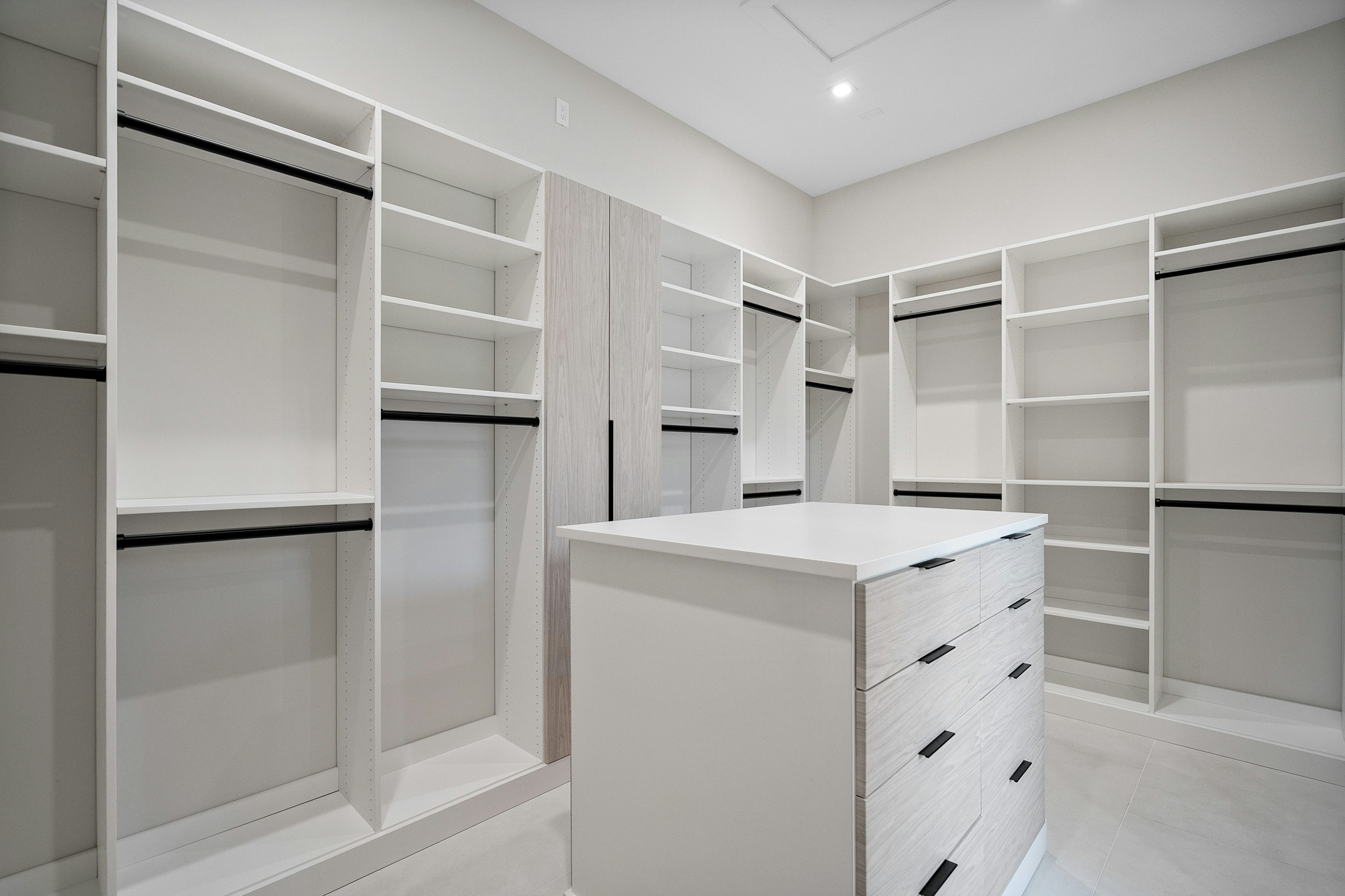 Master Closet | 9193 Seaglass Ct