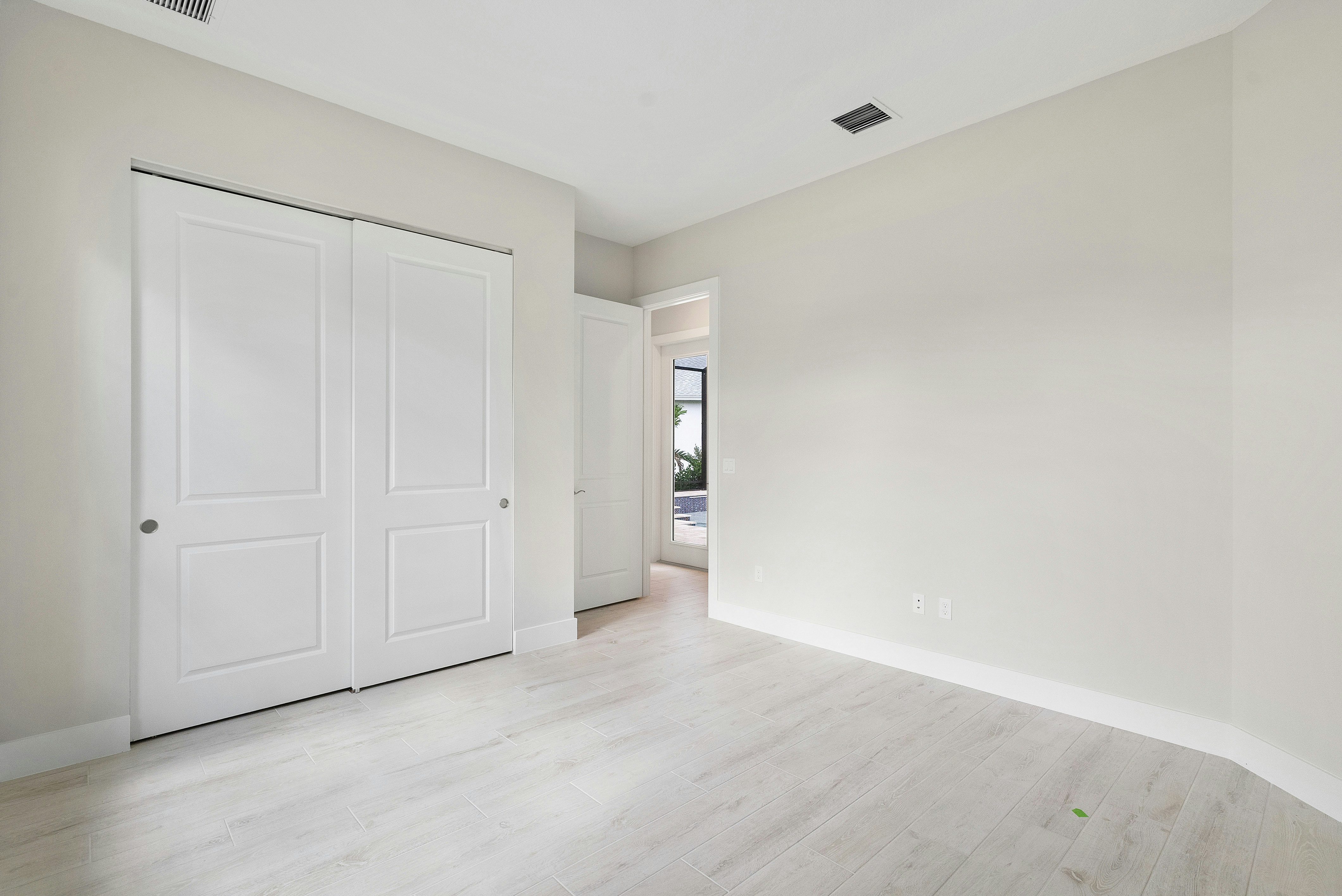 Bed 3 | 236 Oak Hammock Cr SW