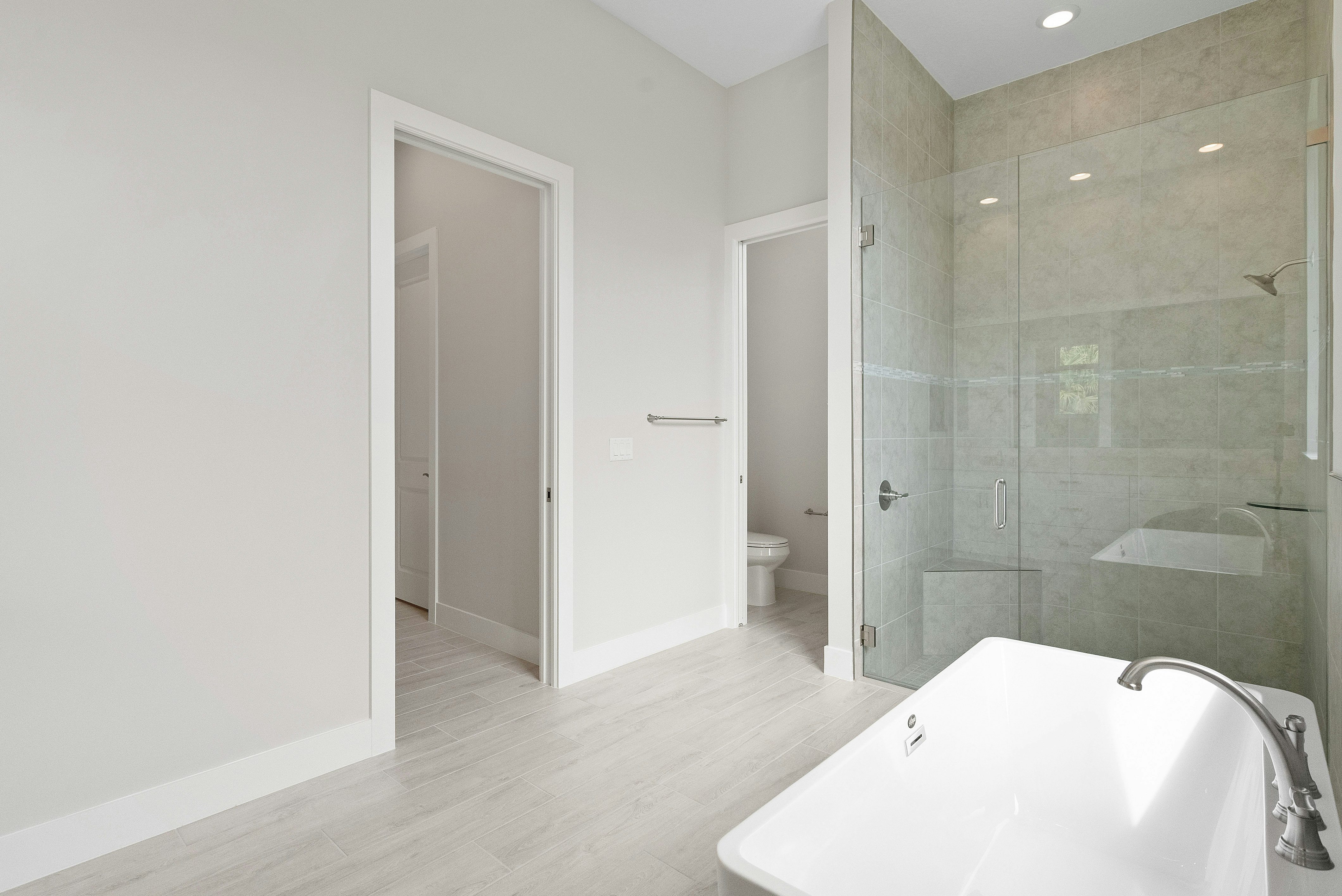 Master Bath | 238 Oak Hammock Cr SW