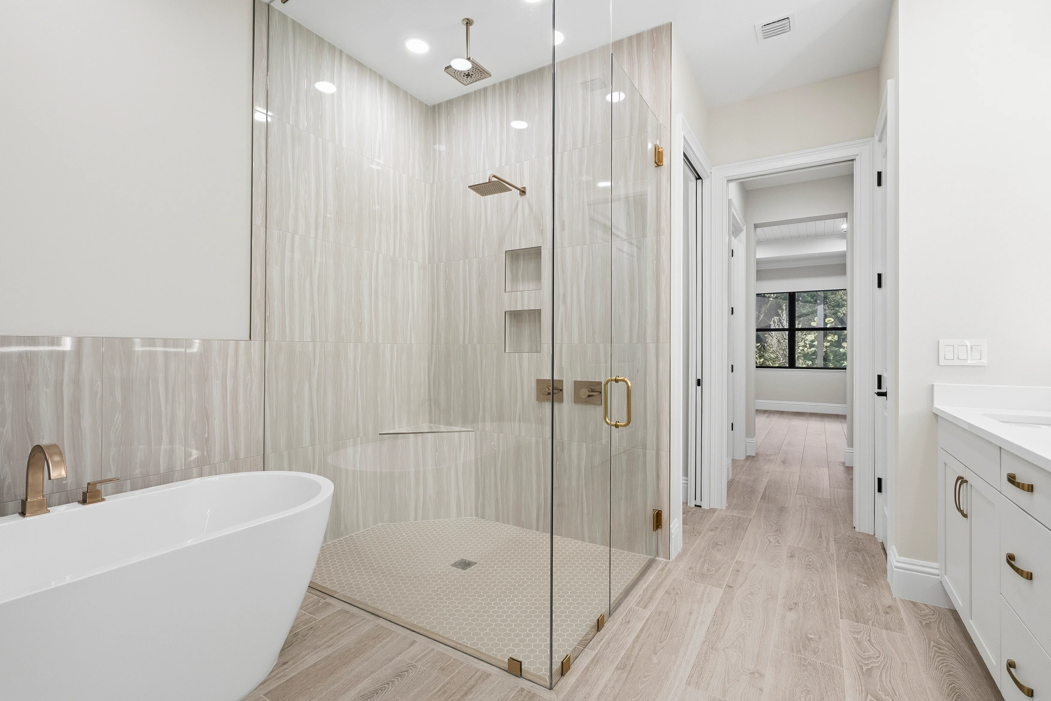 Master Bath | 1988 Frosted Turquoise Way