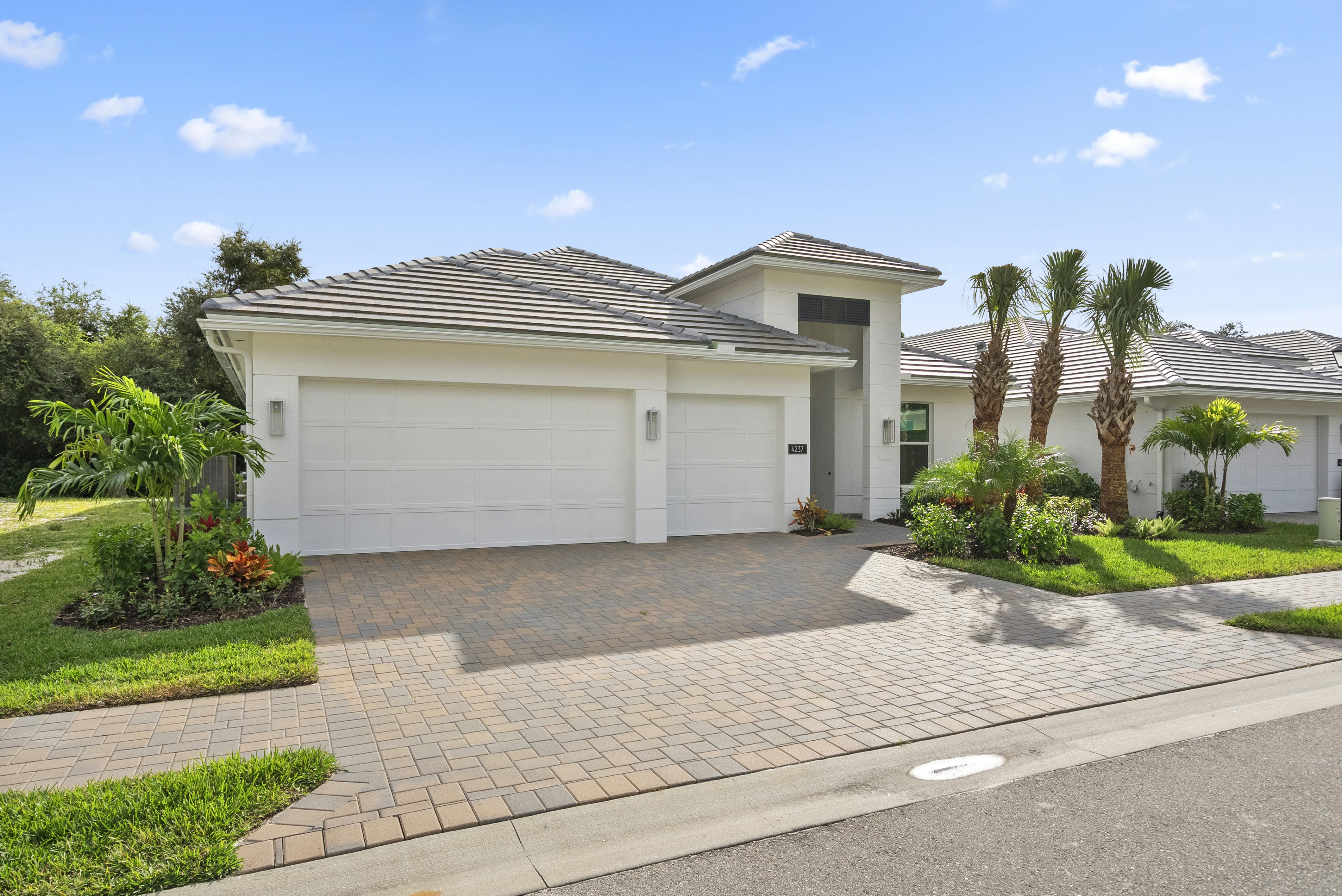 Front Elevation | 4237 Lucaya Pointe Way