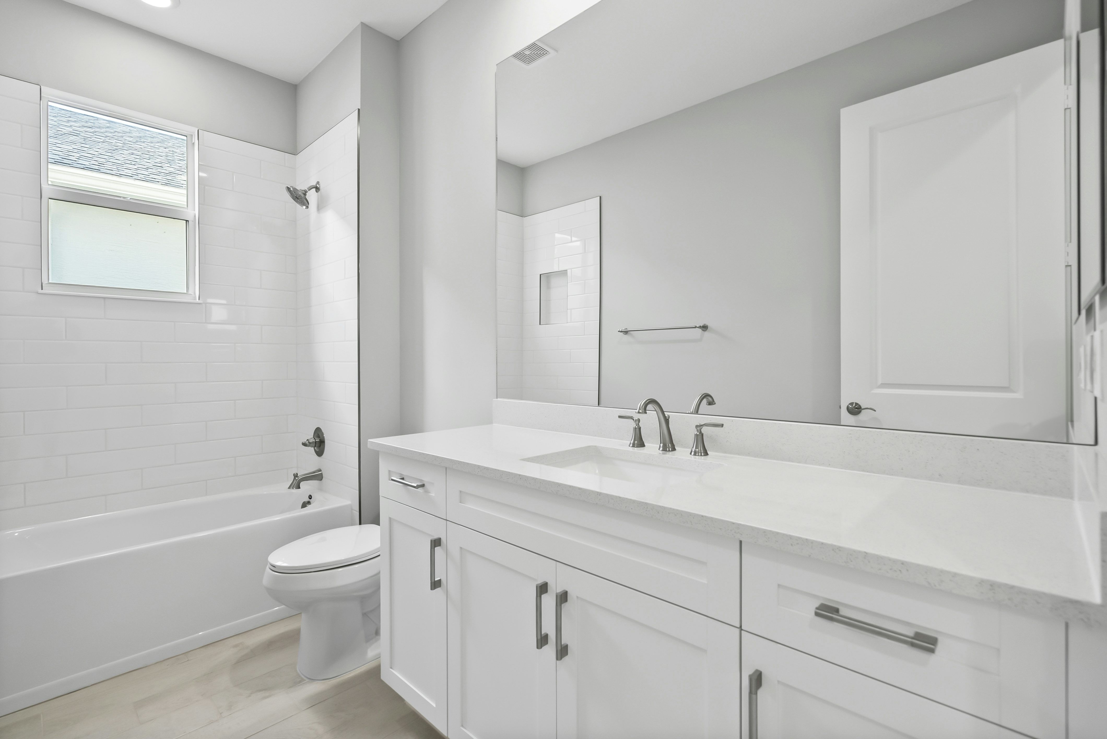 Bath 2 | 2184 Falls Manor