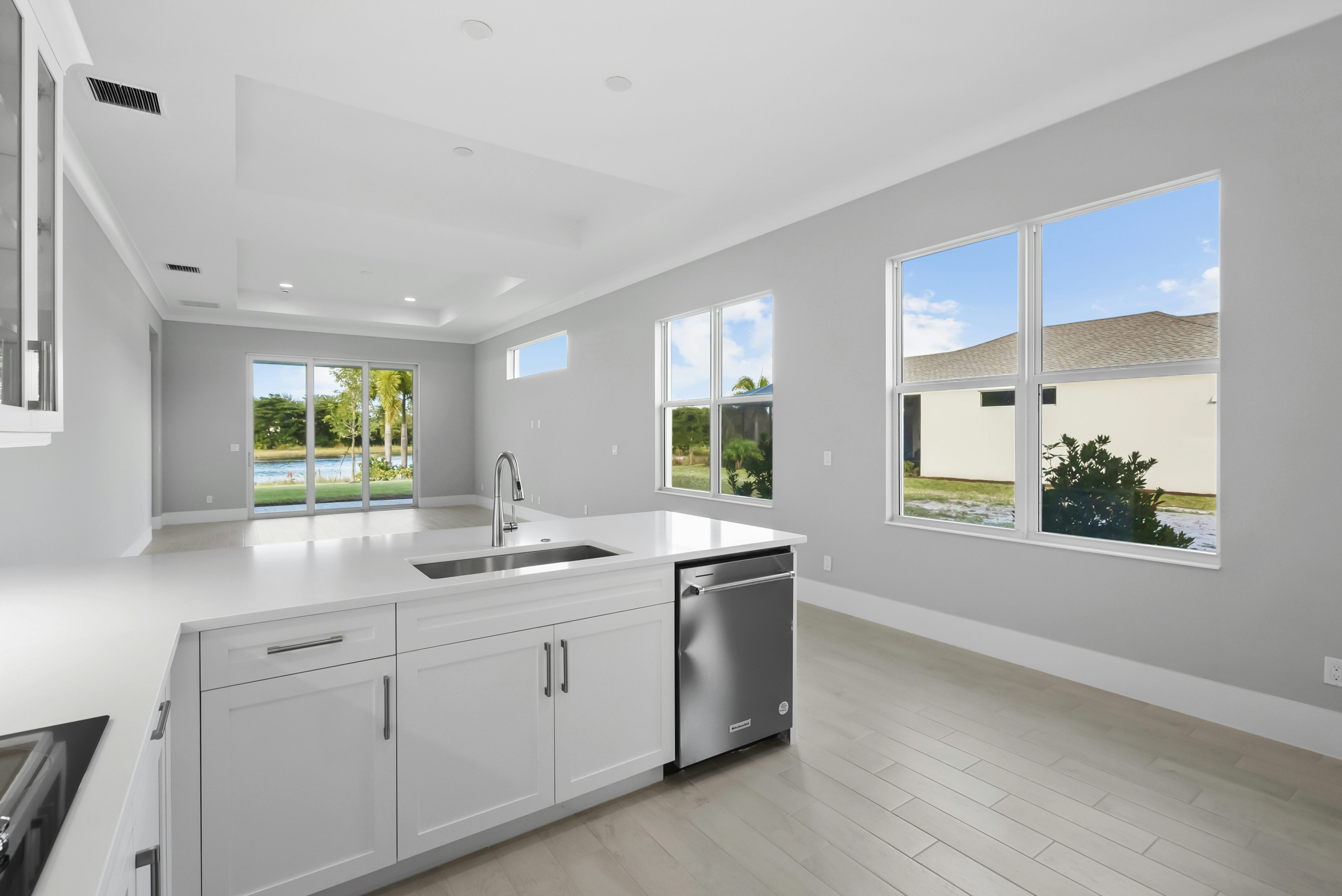 Kitchen | 2184 Falls Manor
