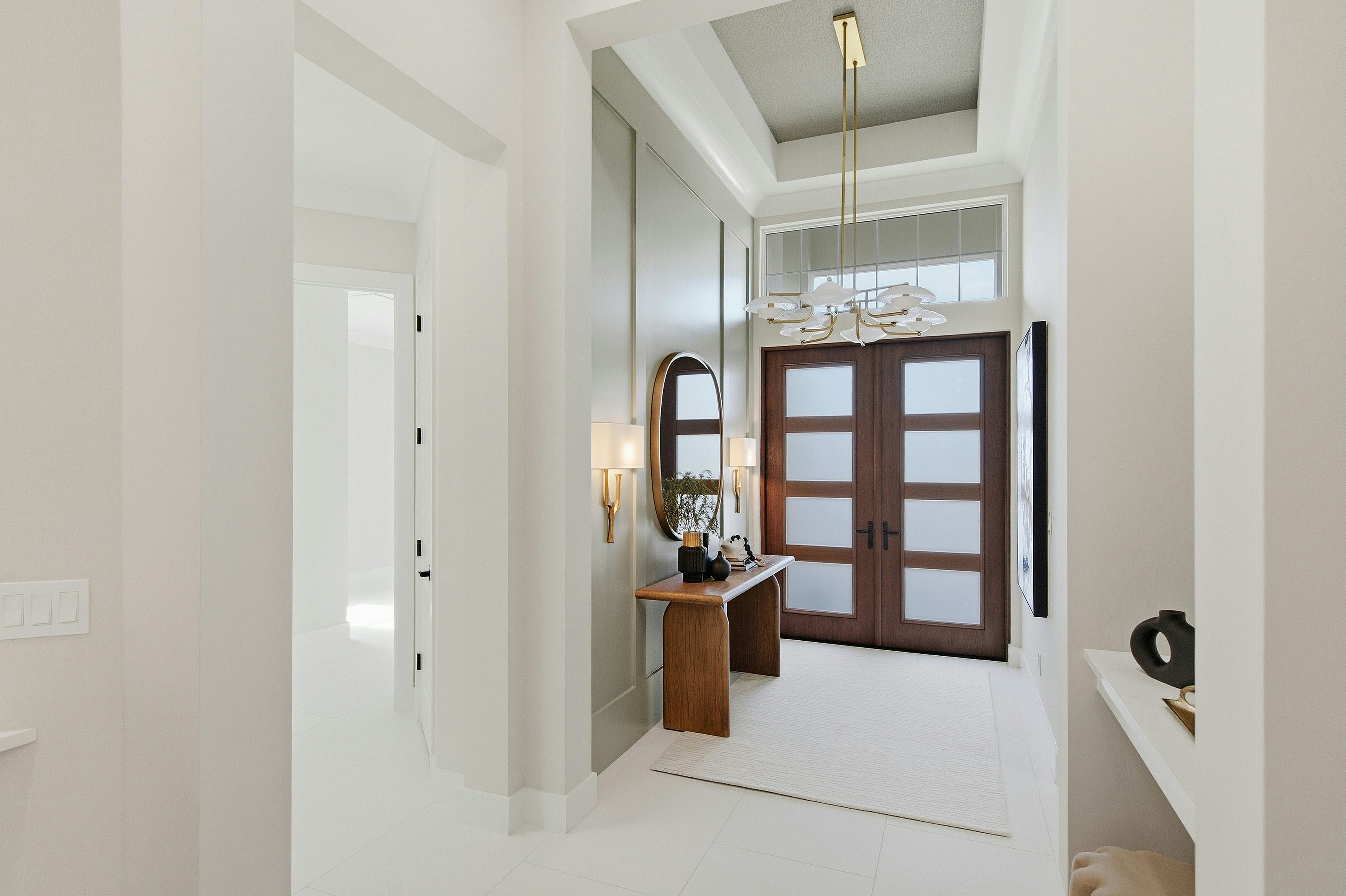 Foyer | 204 Strand Square Lot 19