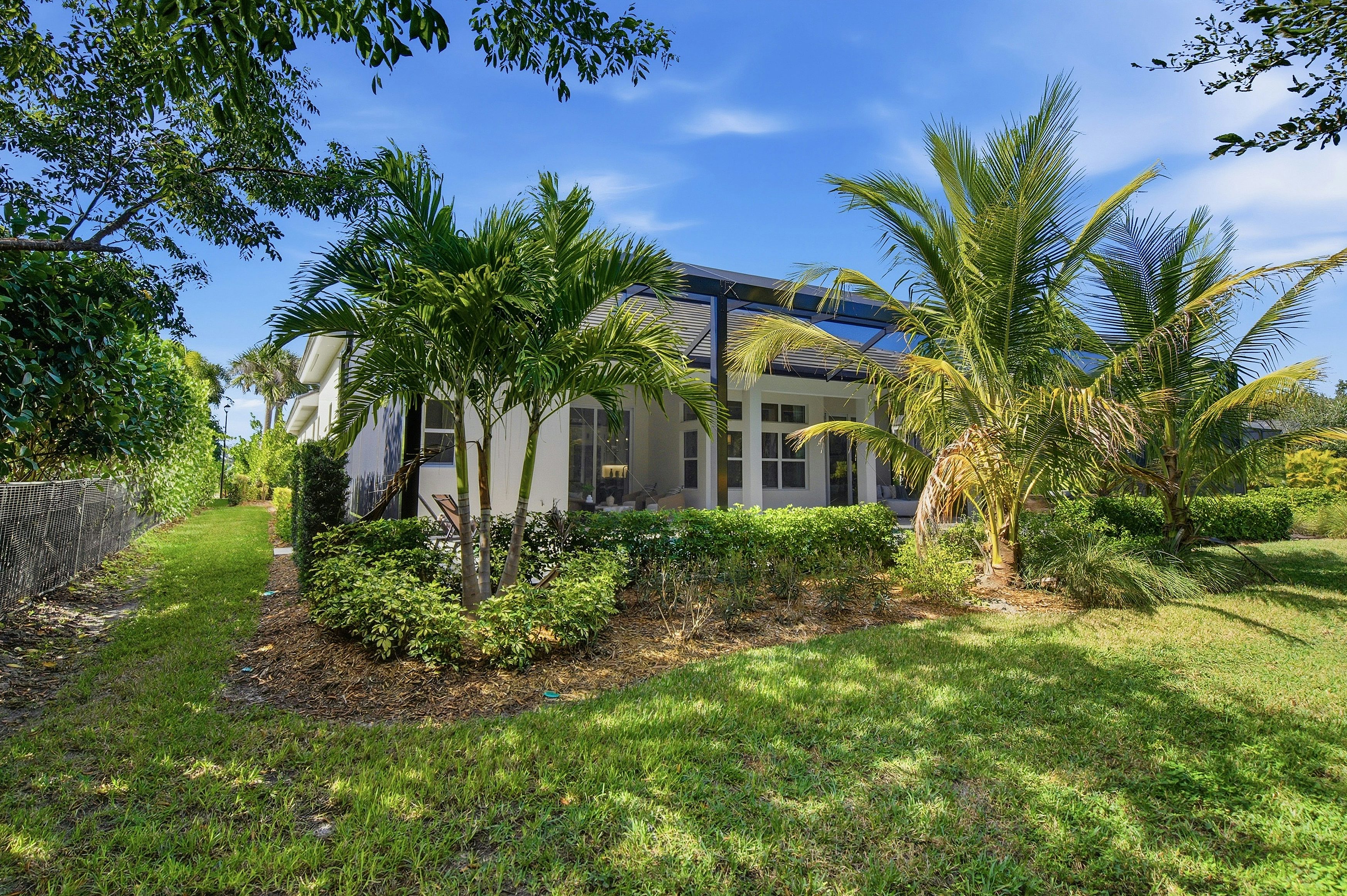 Rear Elevation | 204 Strand Square Lot 19