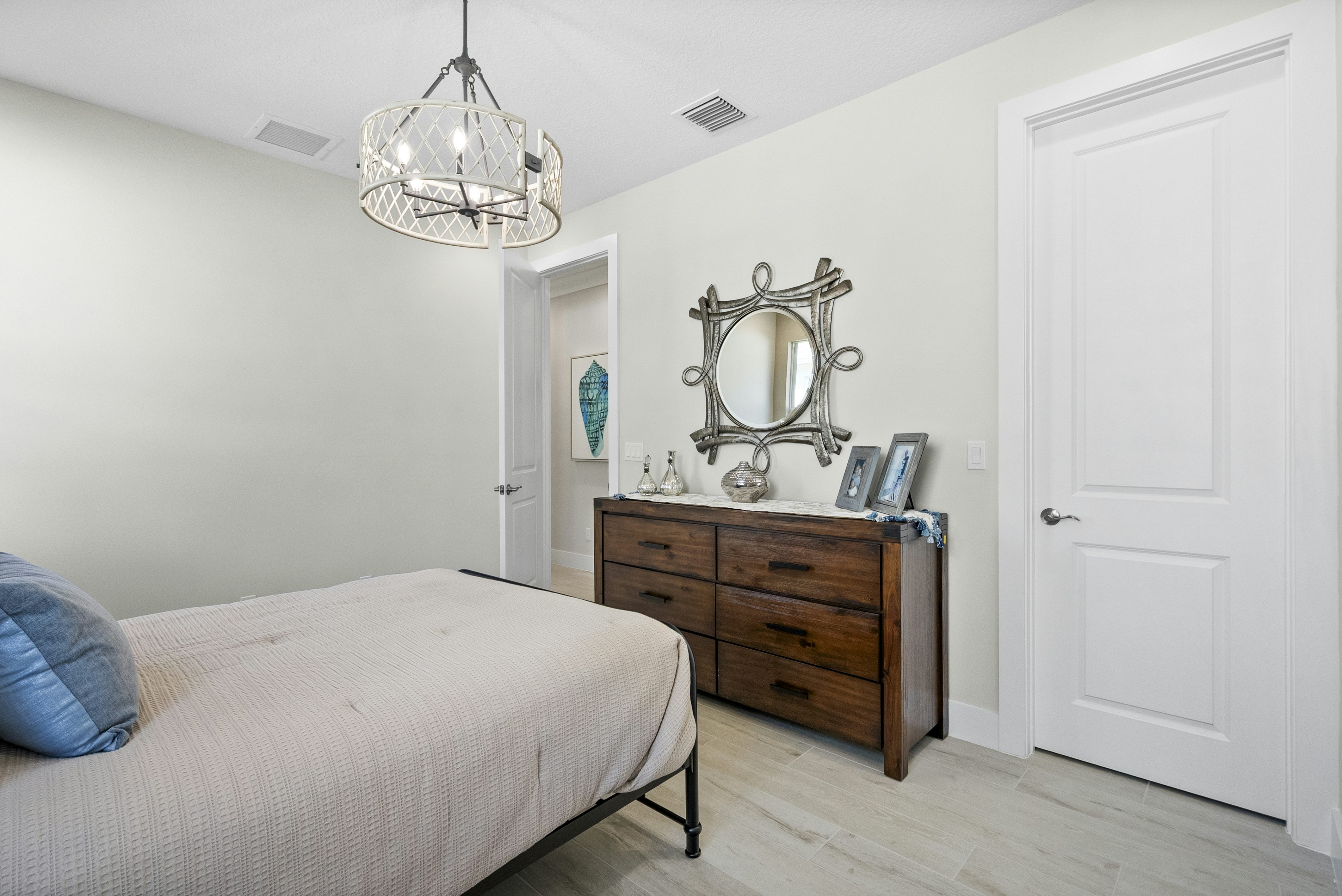 Secondary Bed | 2148 Falls Manor