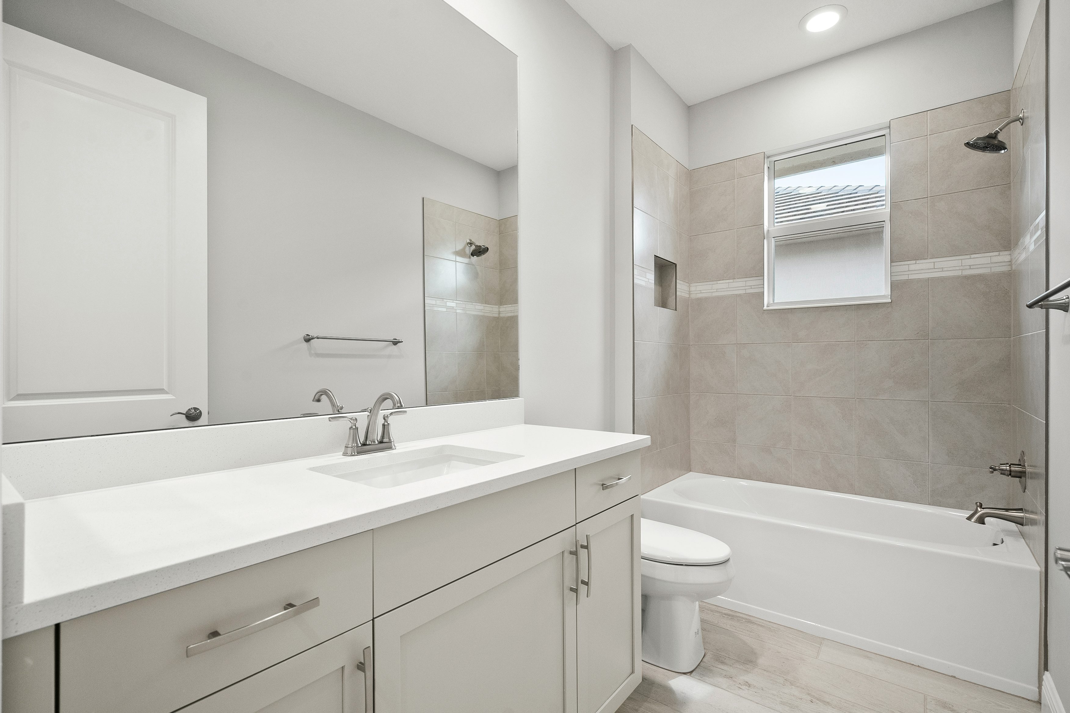 Bath 3 | 5697 Bent Pine Square