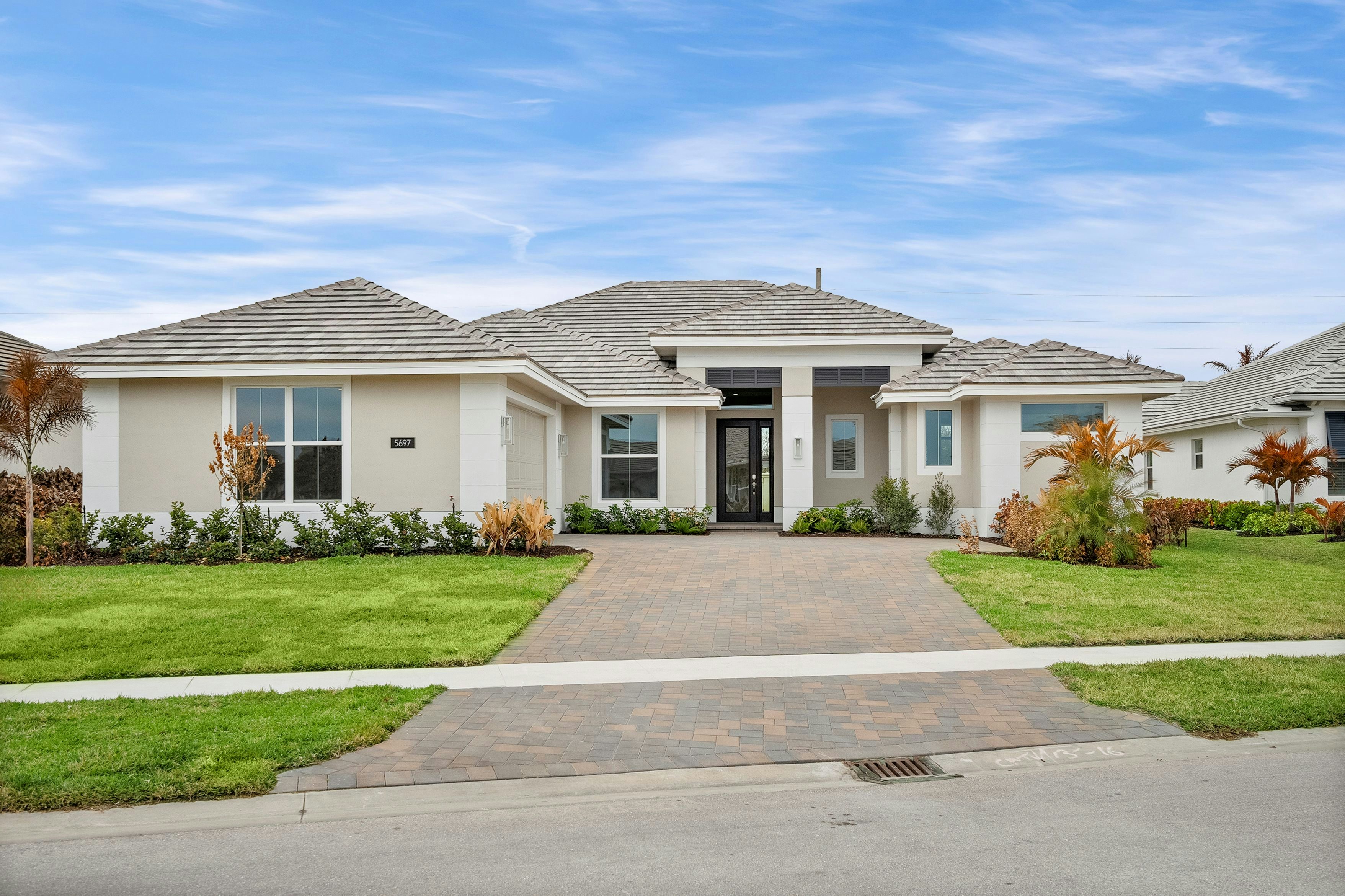 Exterior | 5697 Bent Pine Square