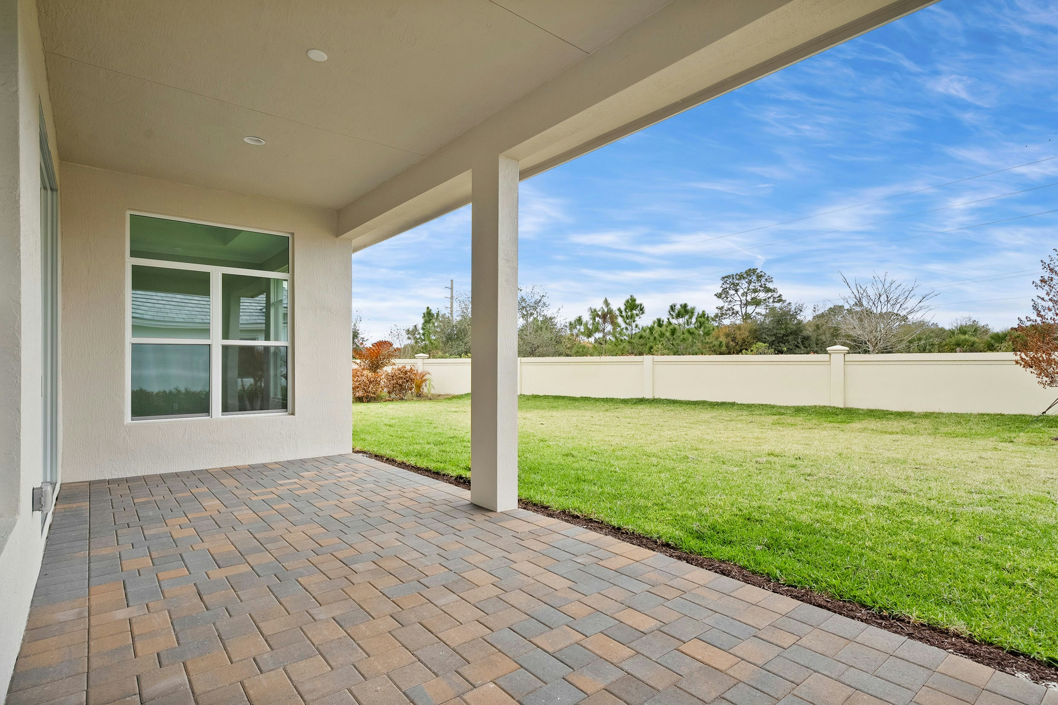 Lanai | 5697 Bent Pine Square