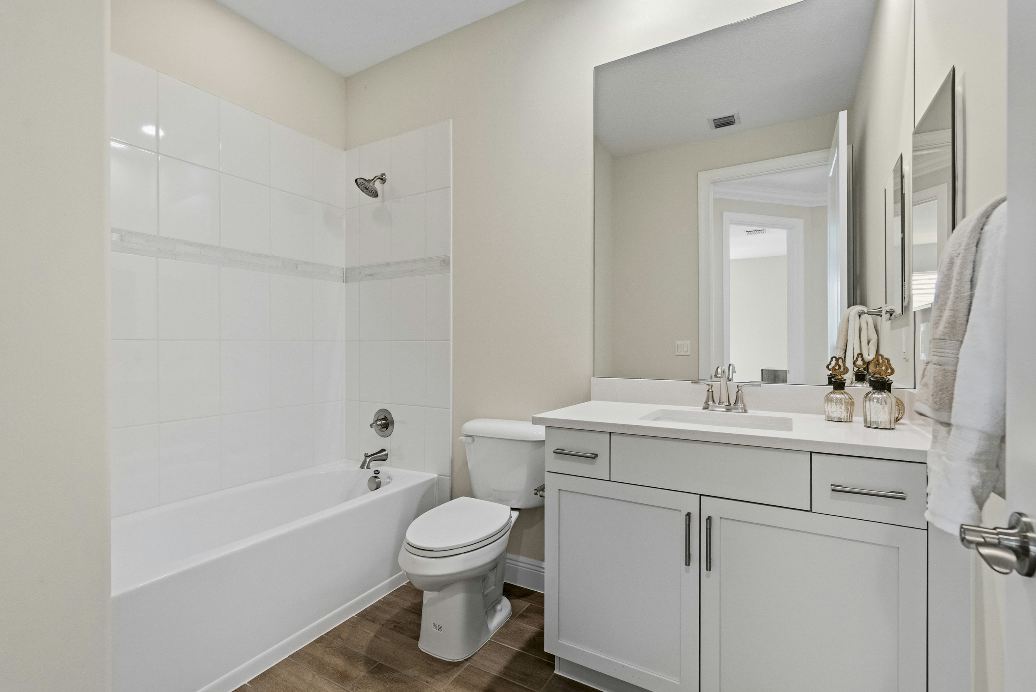 Bath 2 | 5745 Bent Pine Square