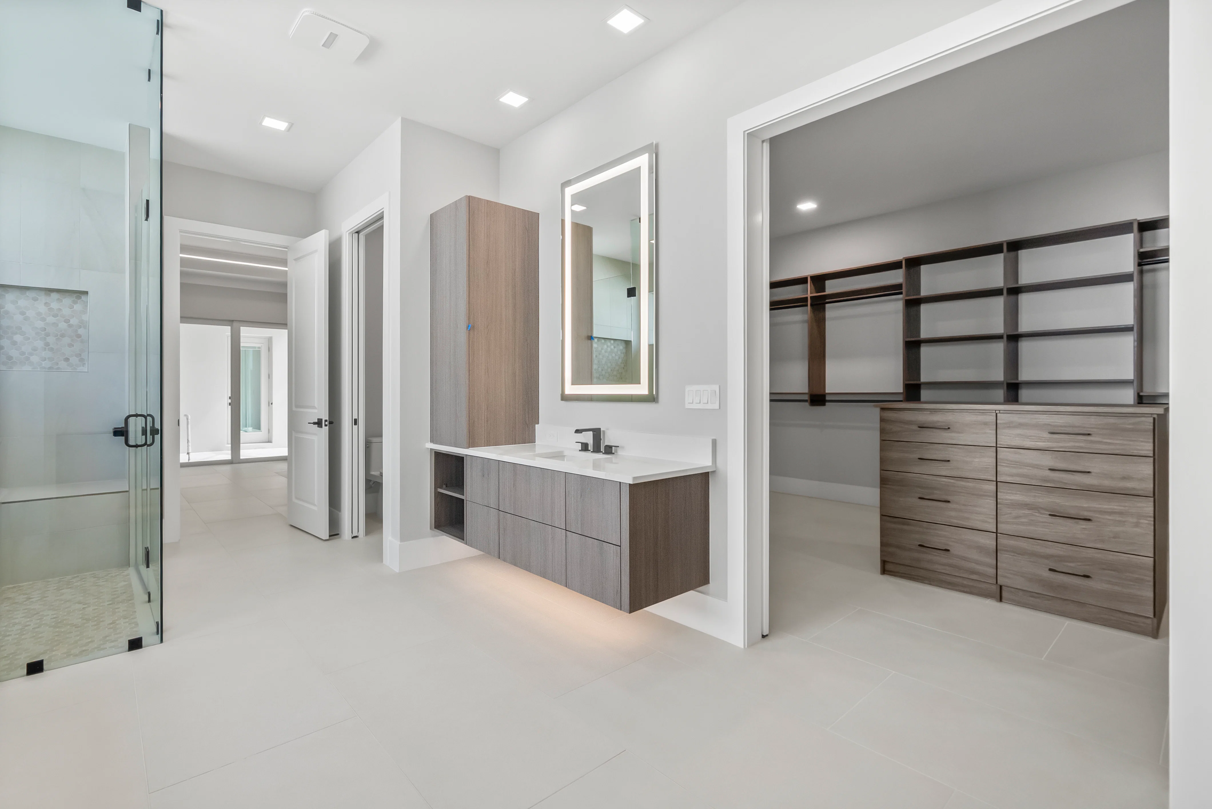 Master Bath & Walk-in Closet | Riveria