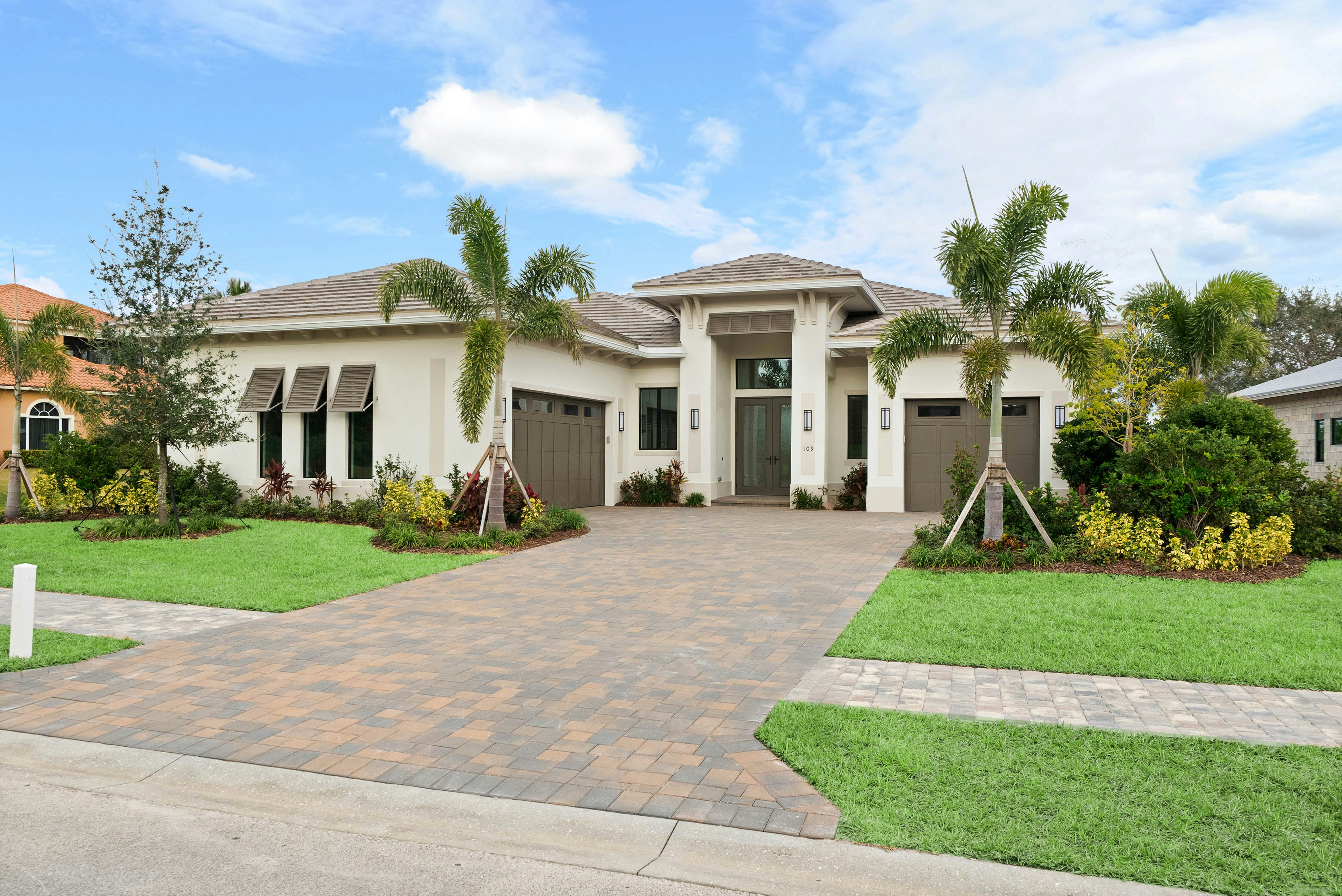 Front Elevation | 109 SE Via Verona