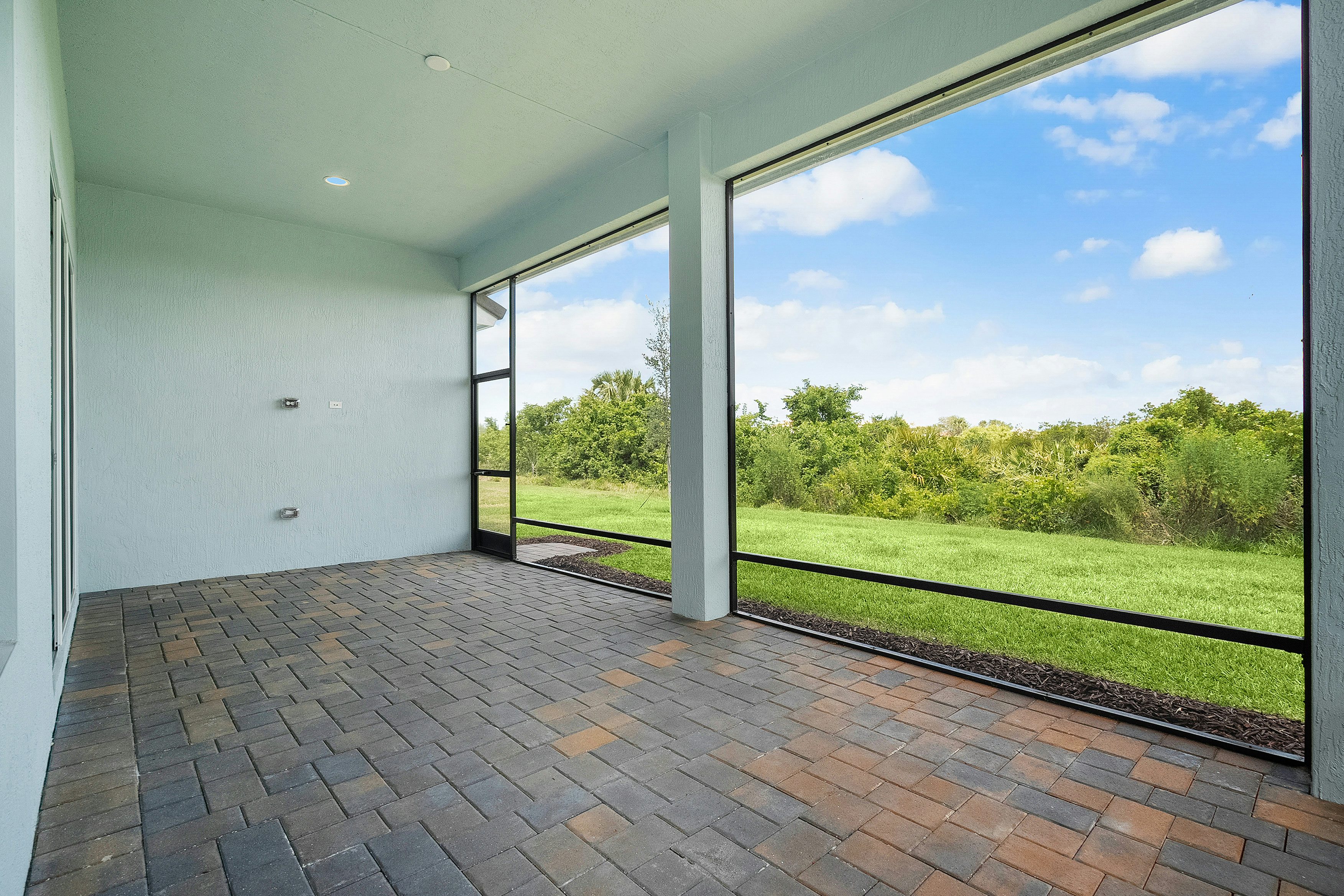 Lanai | 12507 SW Sunrise Lake Terrace