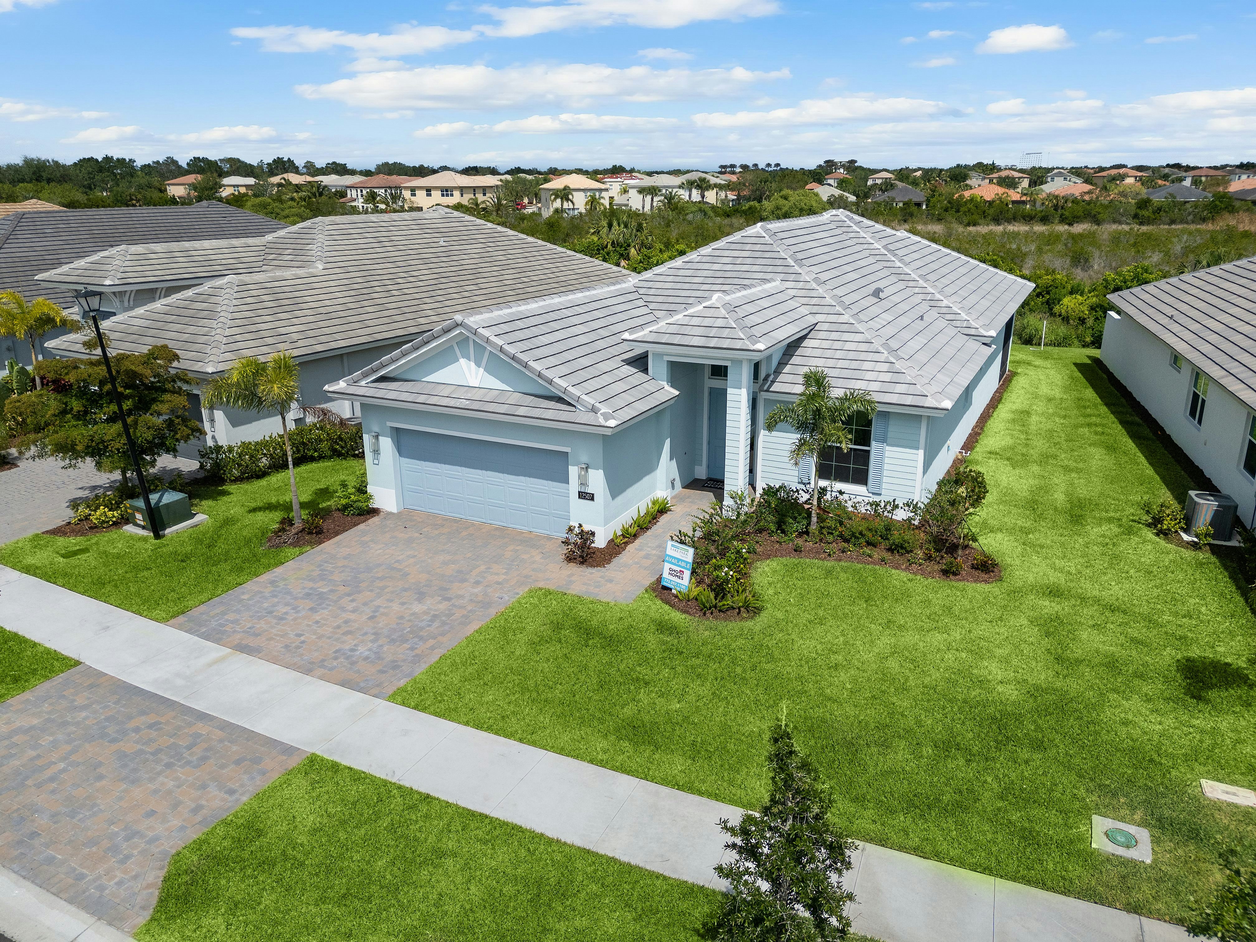 Aerial Front Elevation | 12507 SW Sunrise Lake Terrace