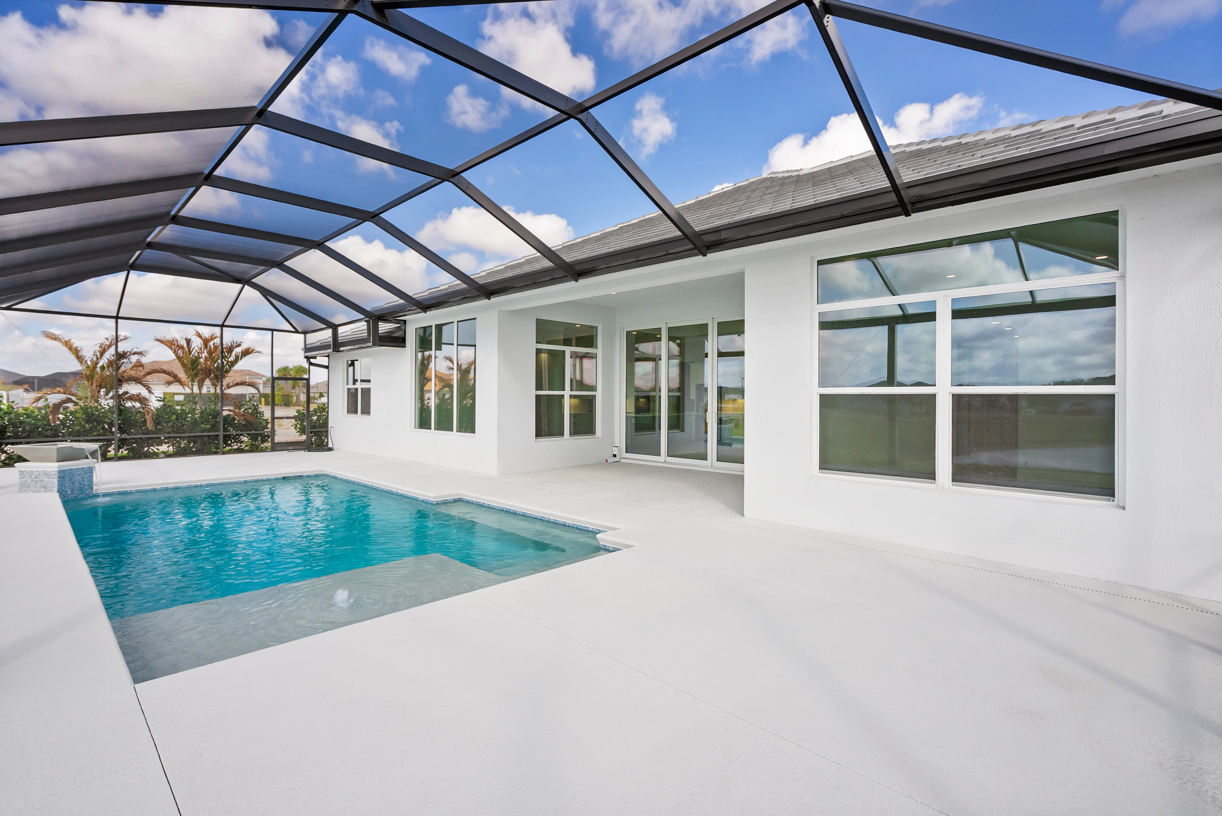 Screened Pool and Pool Deck | 9203 SW Pinnacle Pl