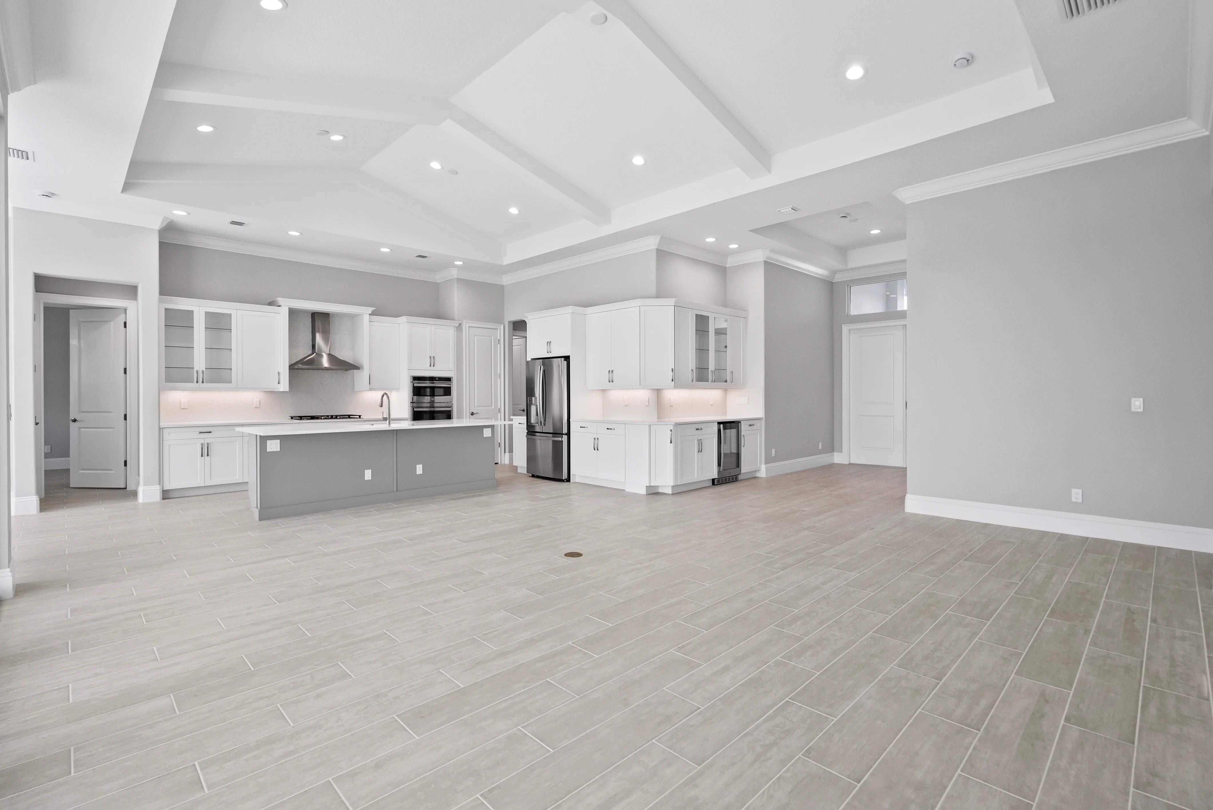 Great Room to Kitchen & Bar Area | 9203 SW Pinnacle Pl