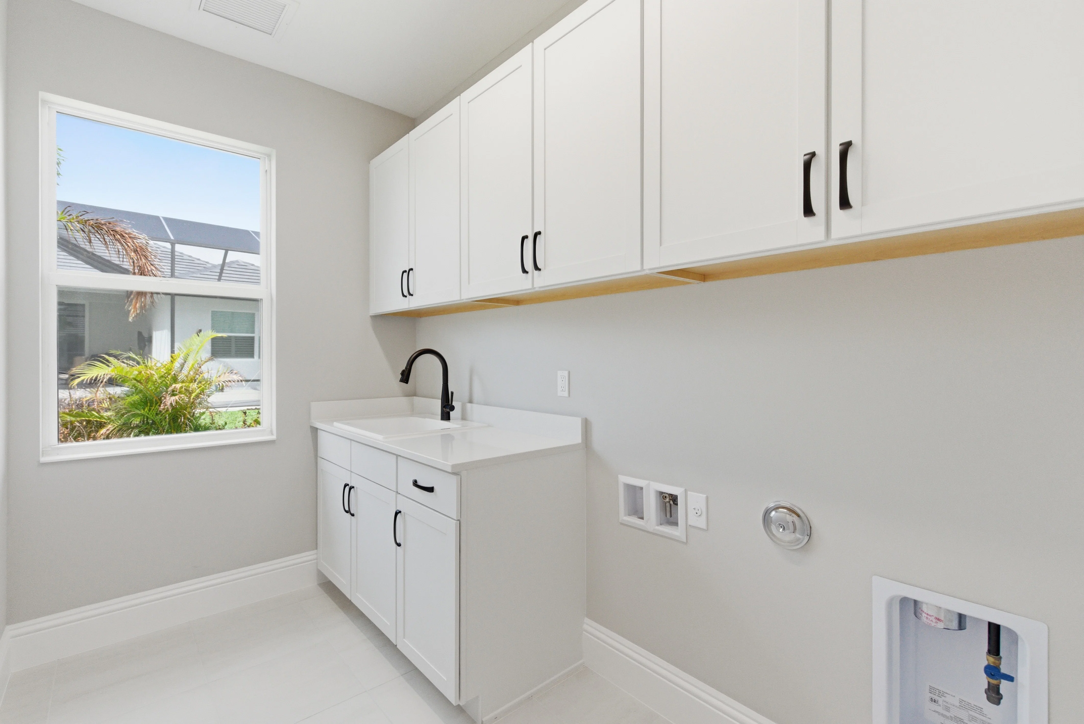 Laundry Room | 14252 SW Pinnacle Ct