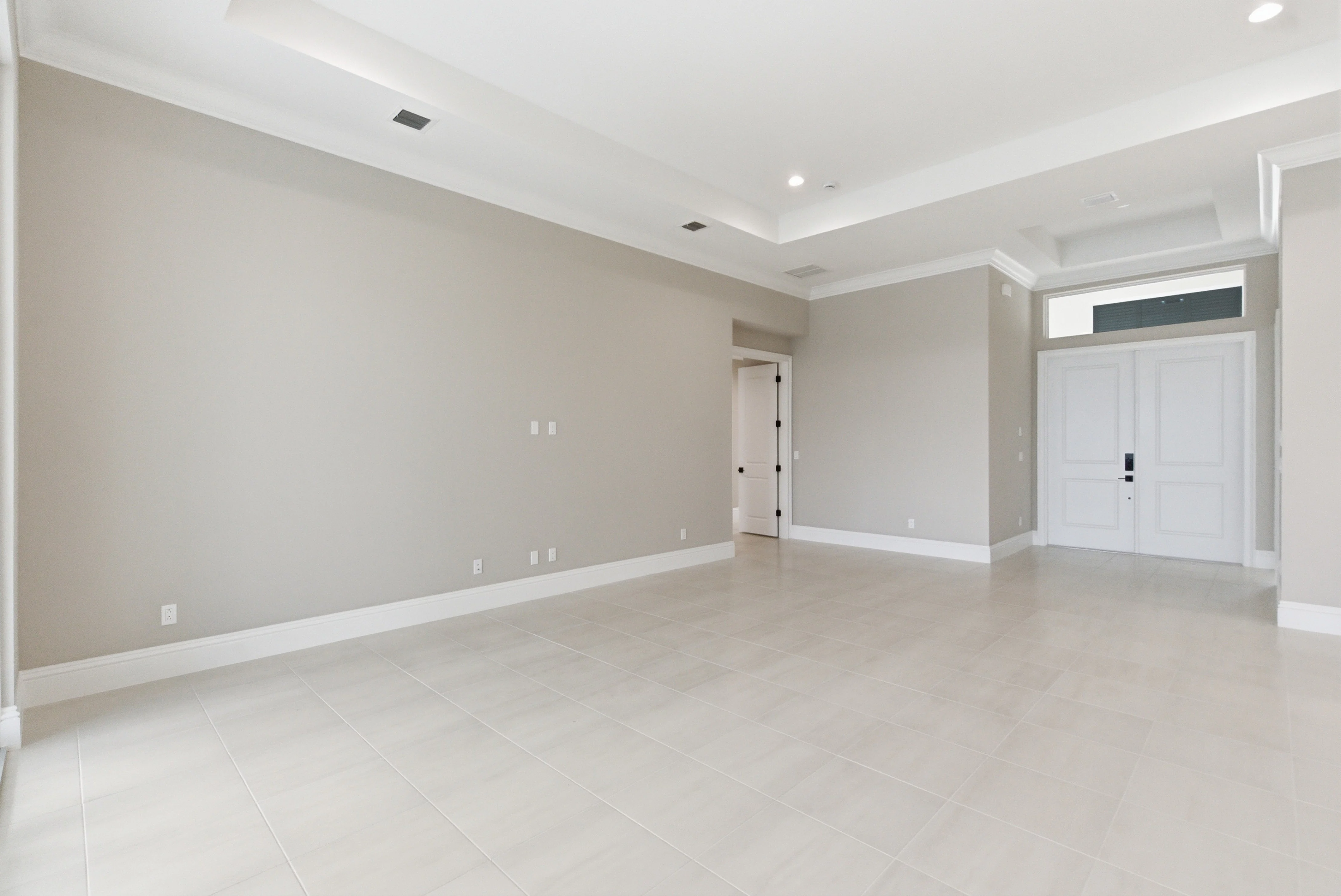 Great Room to Foyer | 14252 SW Pinnacle Ct