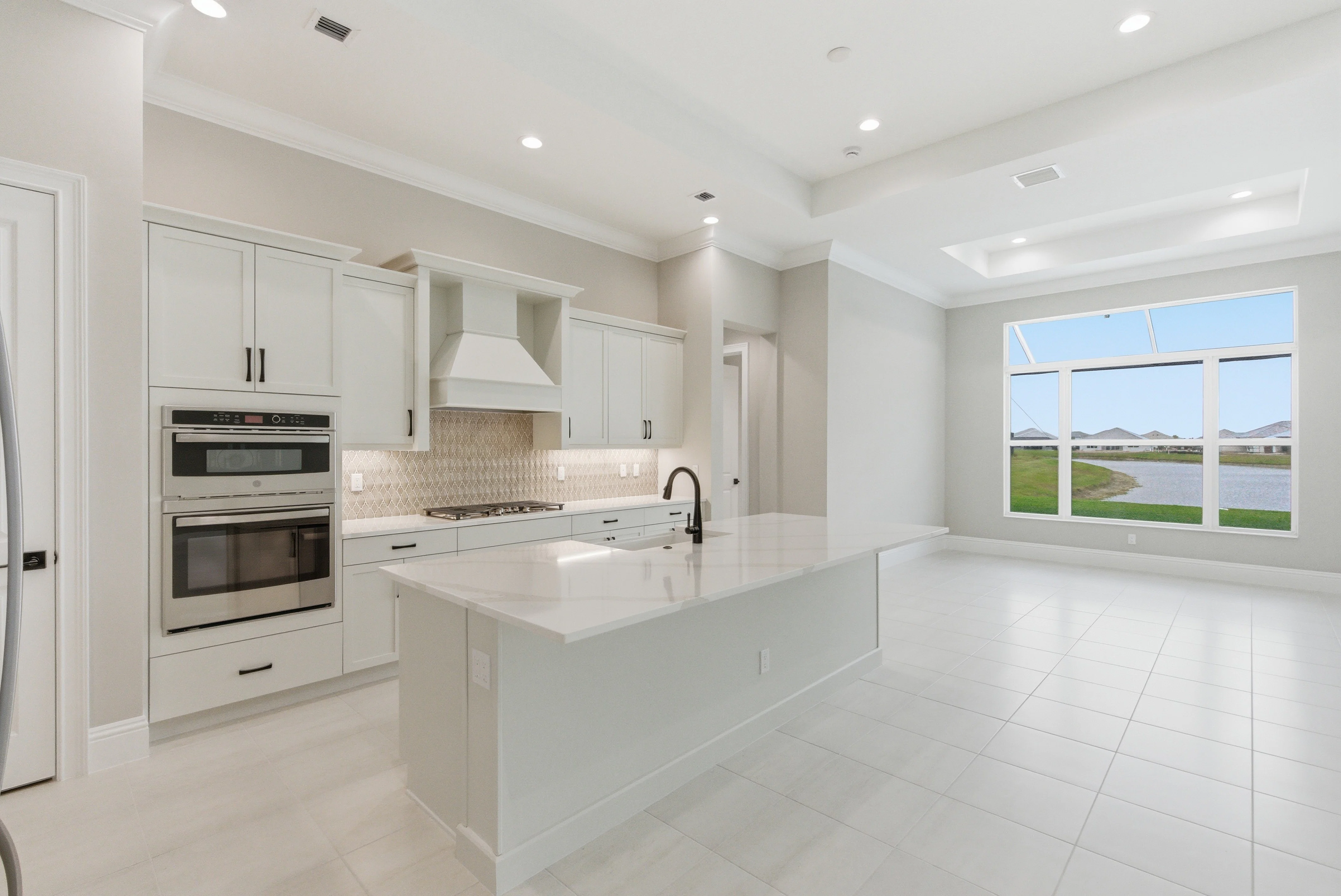 Kitchen to Dining | 14252 SW Pinnacle Ct