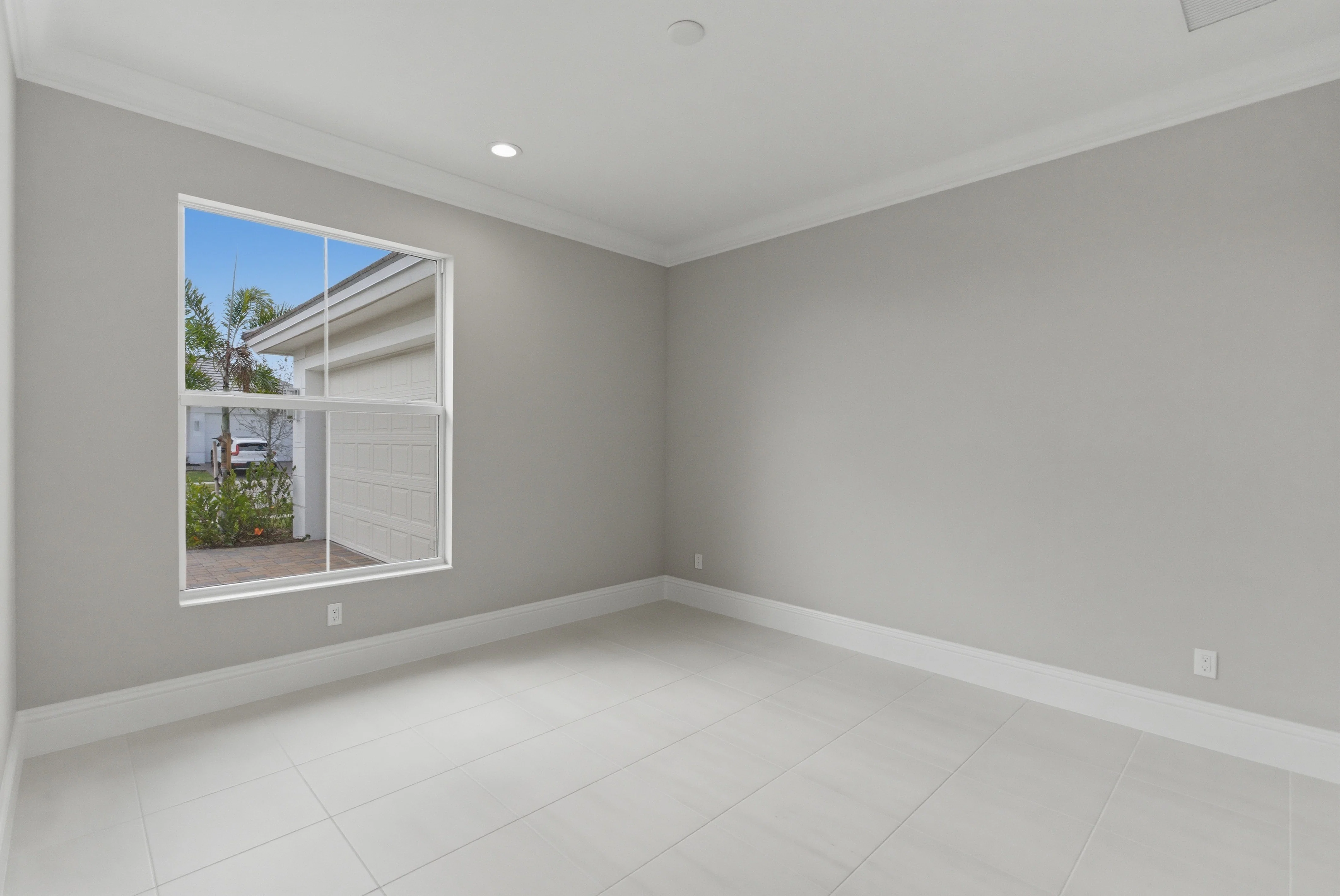 Den | 14252 SW Pinnacle Ct